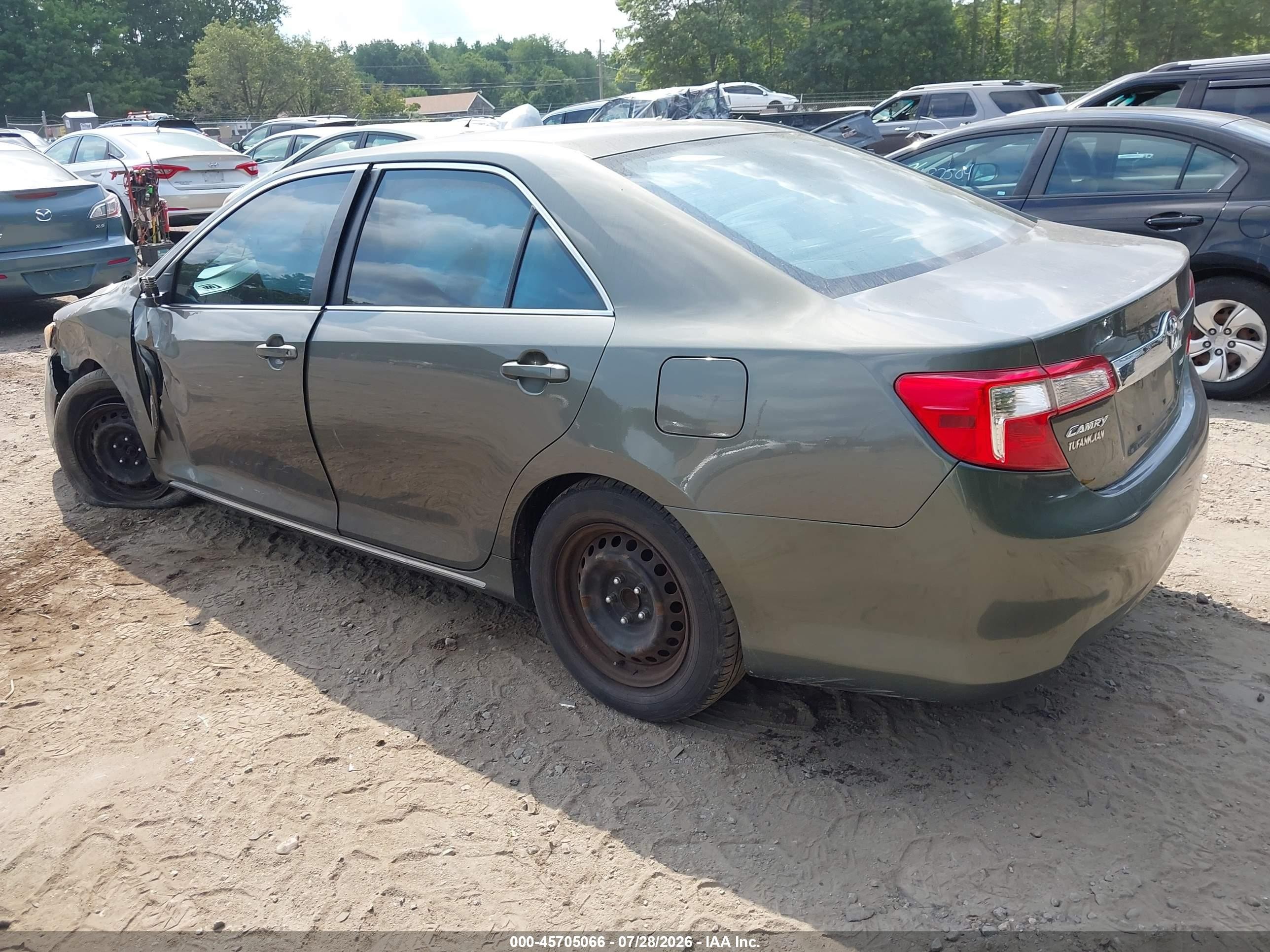 2014 Toyota Camry Le Зеленый vin: 4T4BF1FK8ER353108
