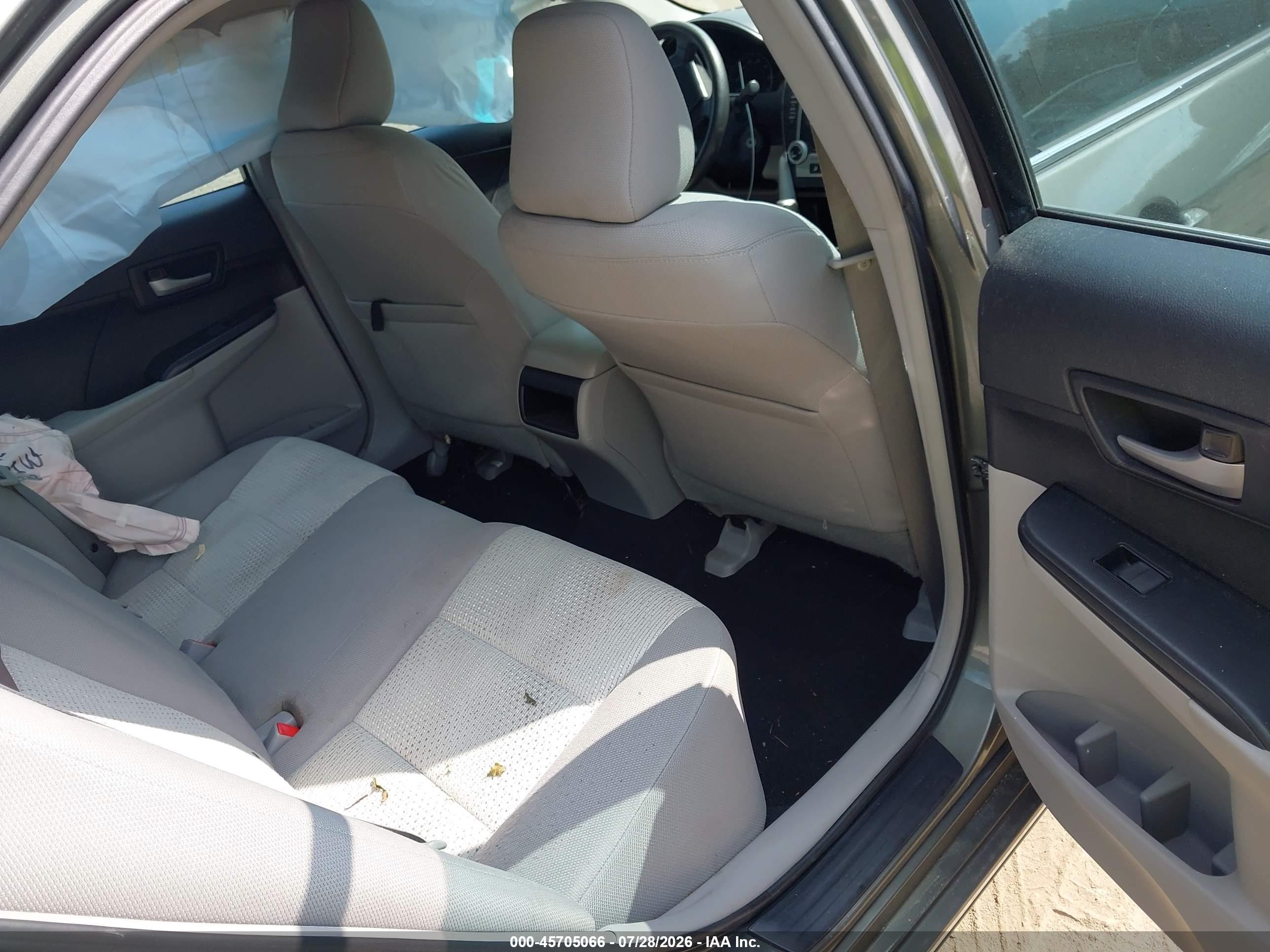 2014 Toyota Camry Le Зеленый vin: 4T4BF1FK8ER353108