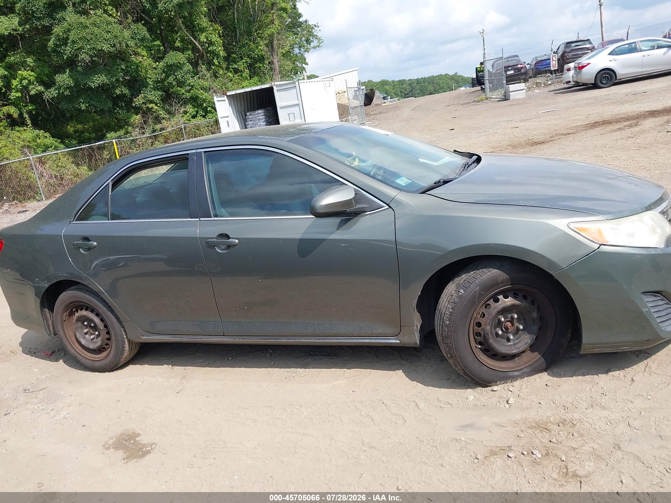 2014 Toyota Camry Le Зеленый vin: 4T4BF1FK8ER353108