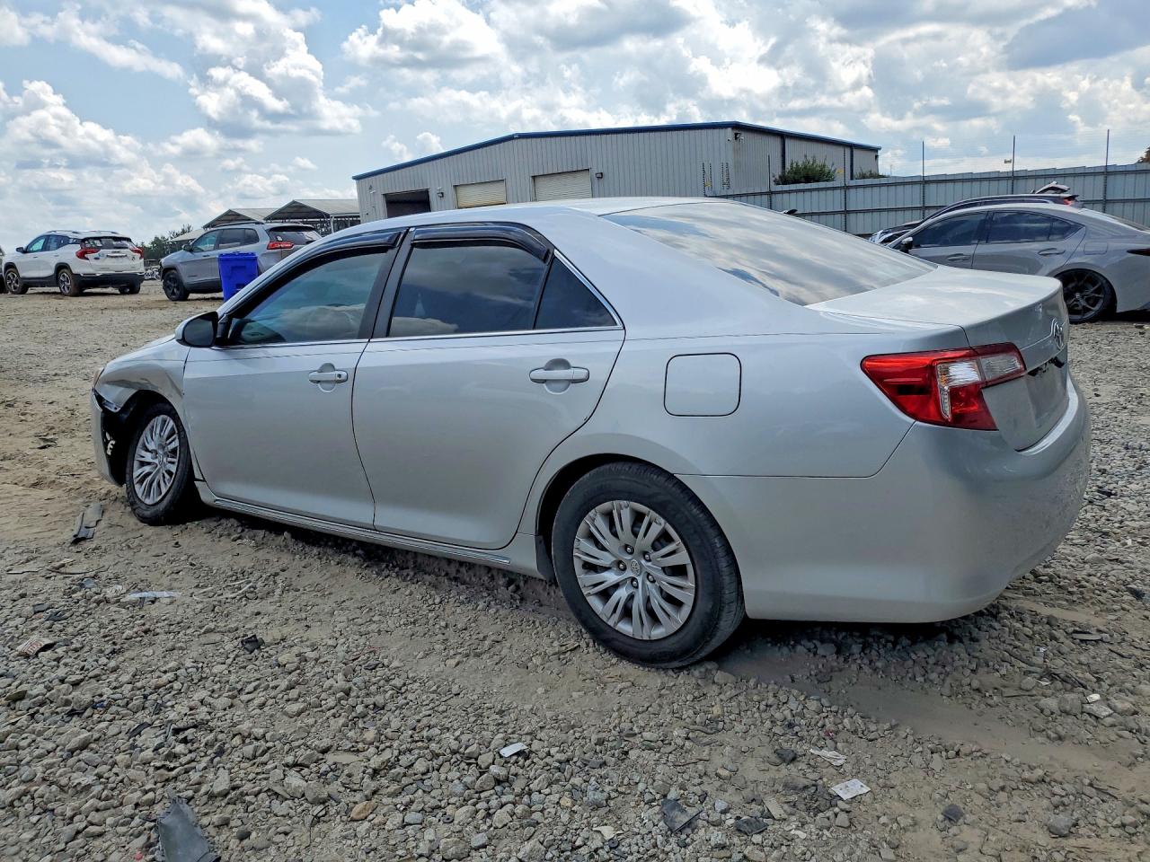 2014 Toyota Camry Le Серебряный vin: 4T4BF1FK8ER356087