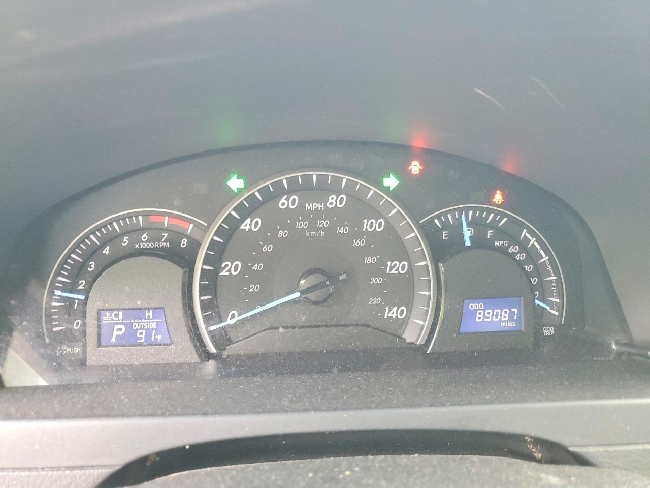 2014 Toyota Camry Le Серебряный vin: 4T4BF1FK8ER356087
