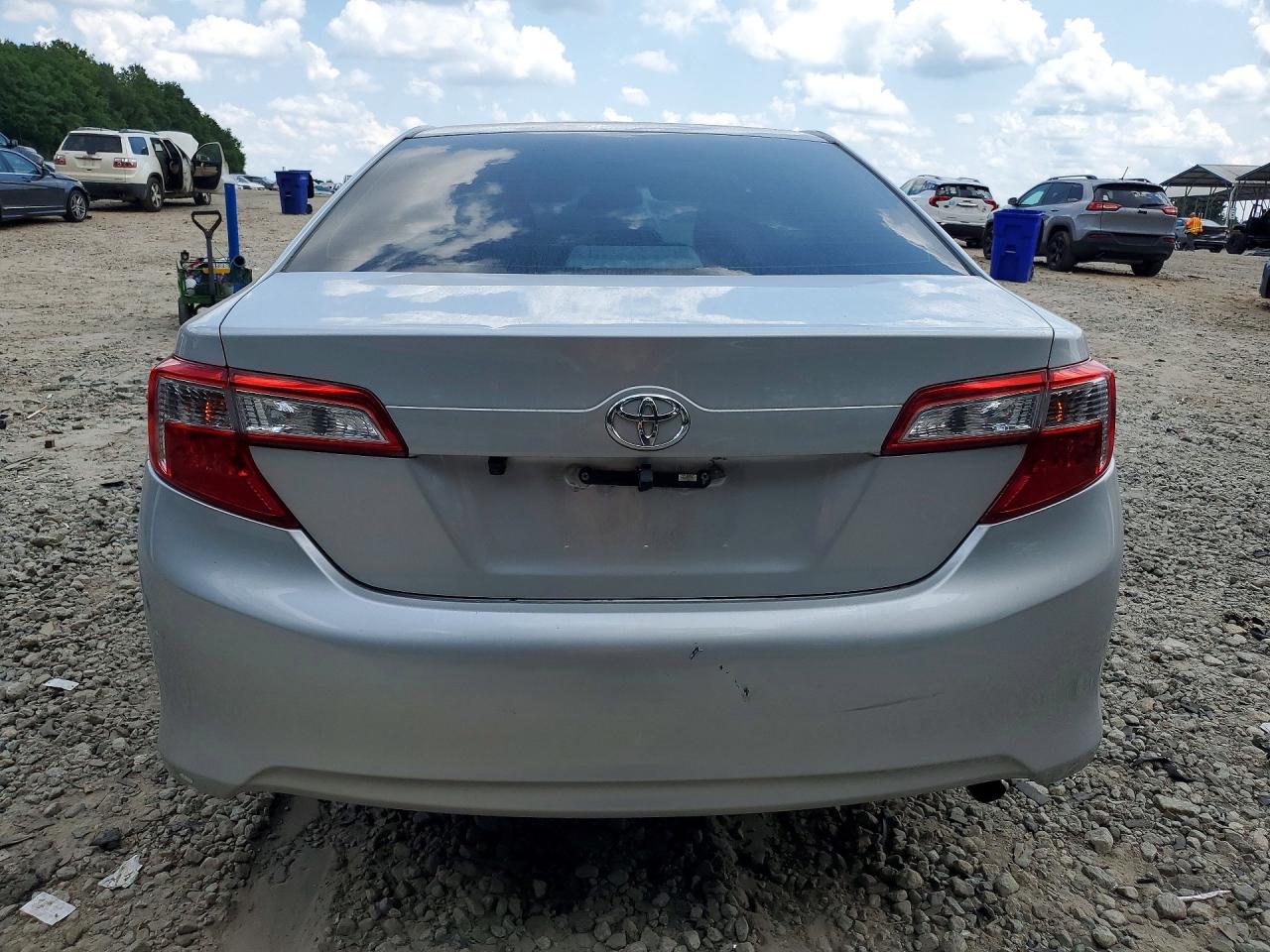 2014 Toyota Camry Le Серебряный vin: 4T4BF1FK8ER356087