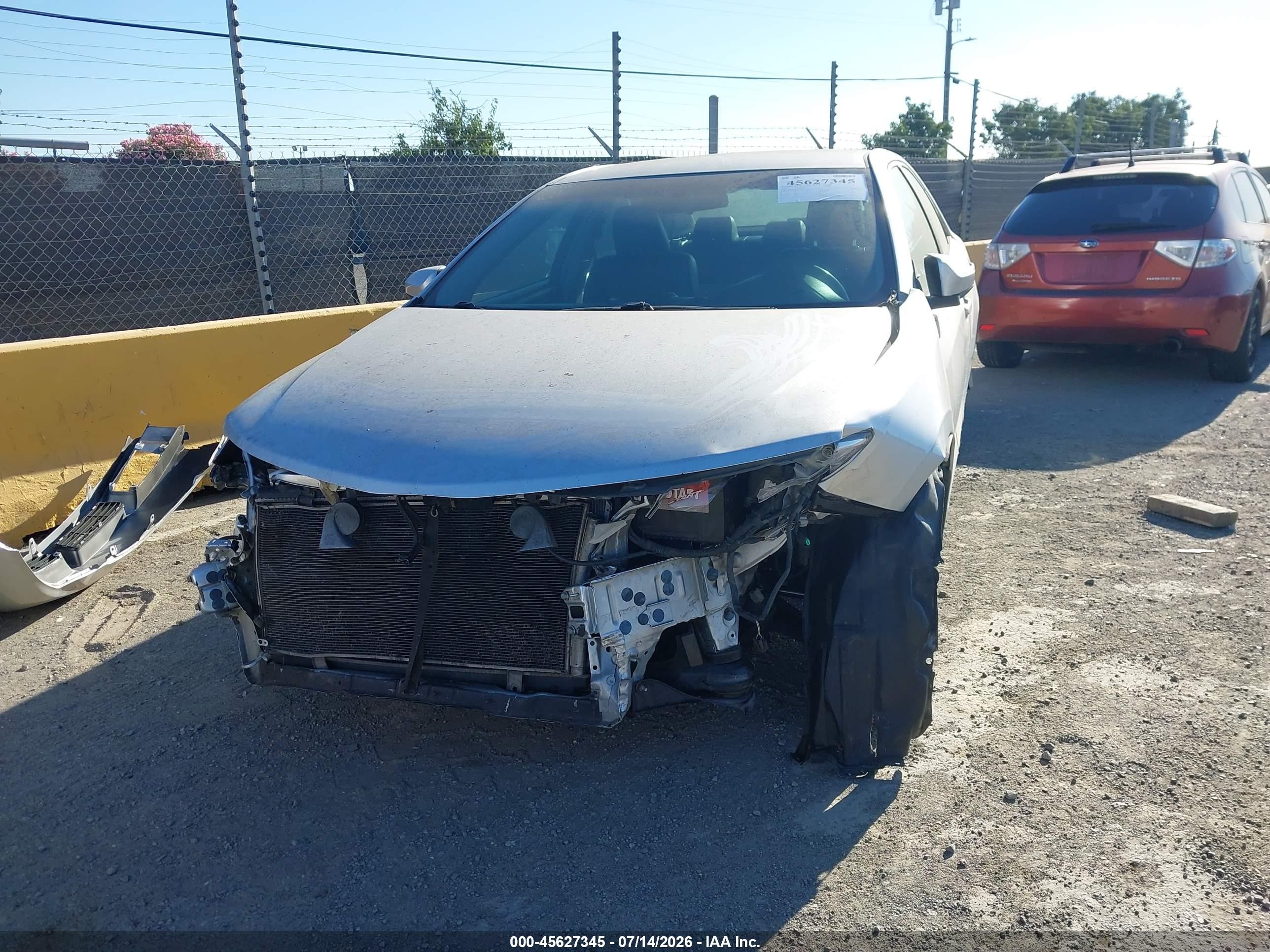 2014 Toyota Camry Le Silver vin: 4T4BF1FK8ER362102