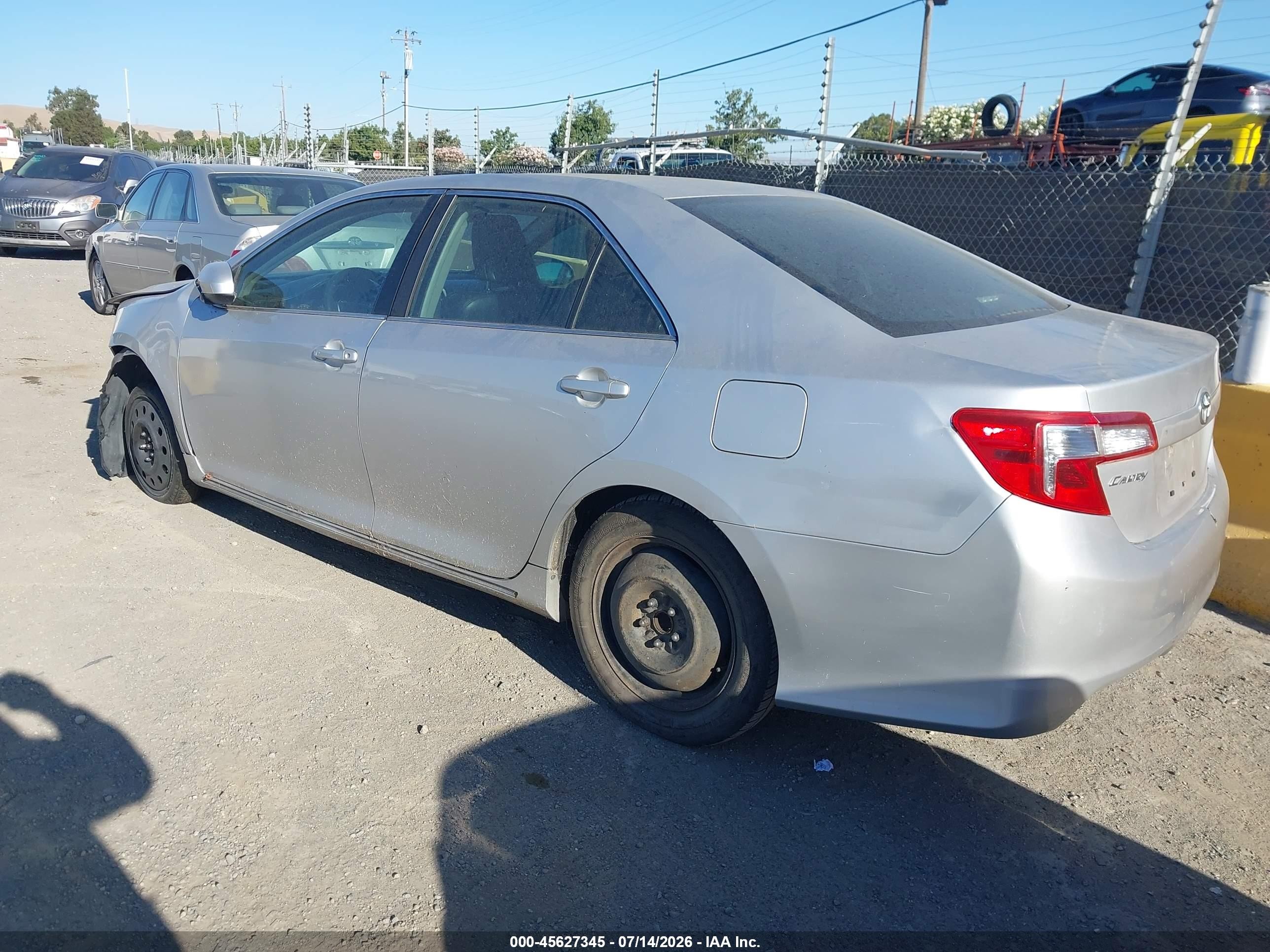2014 Toyota Camry Le Silver vin: 4T4BF1FK8ER362102