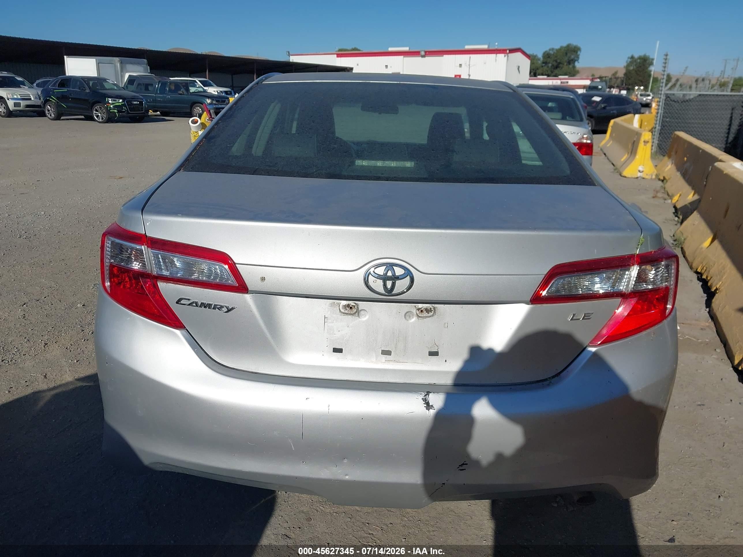 2014 Toyota Camry Le Silver vin: 4T4BF1FK8ER362102