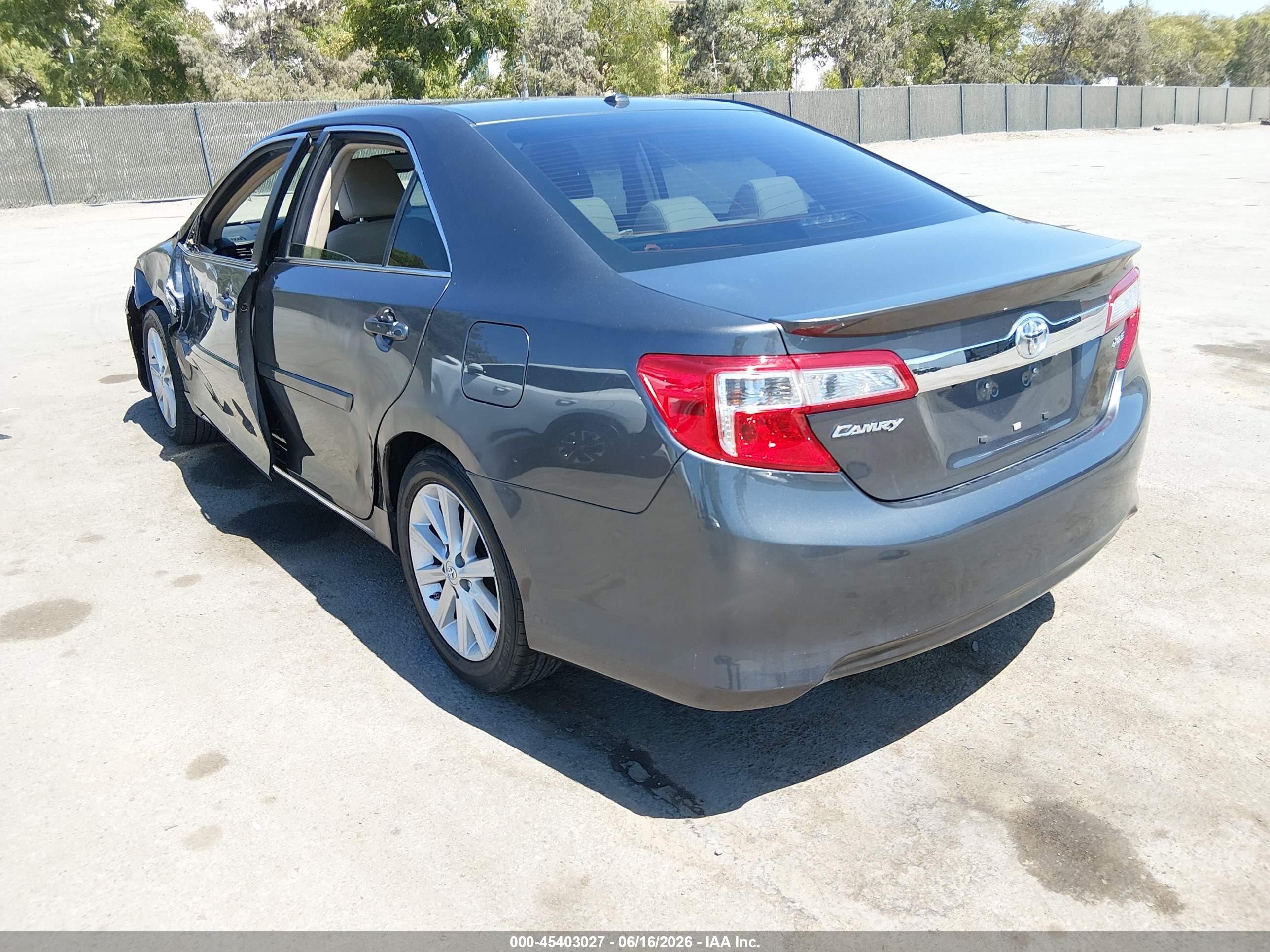 2014 Toyota Camry Xle Серый vin: 4T4BF1FK8ER362777