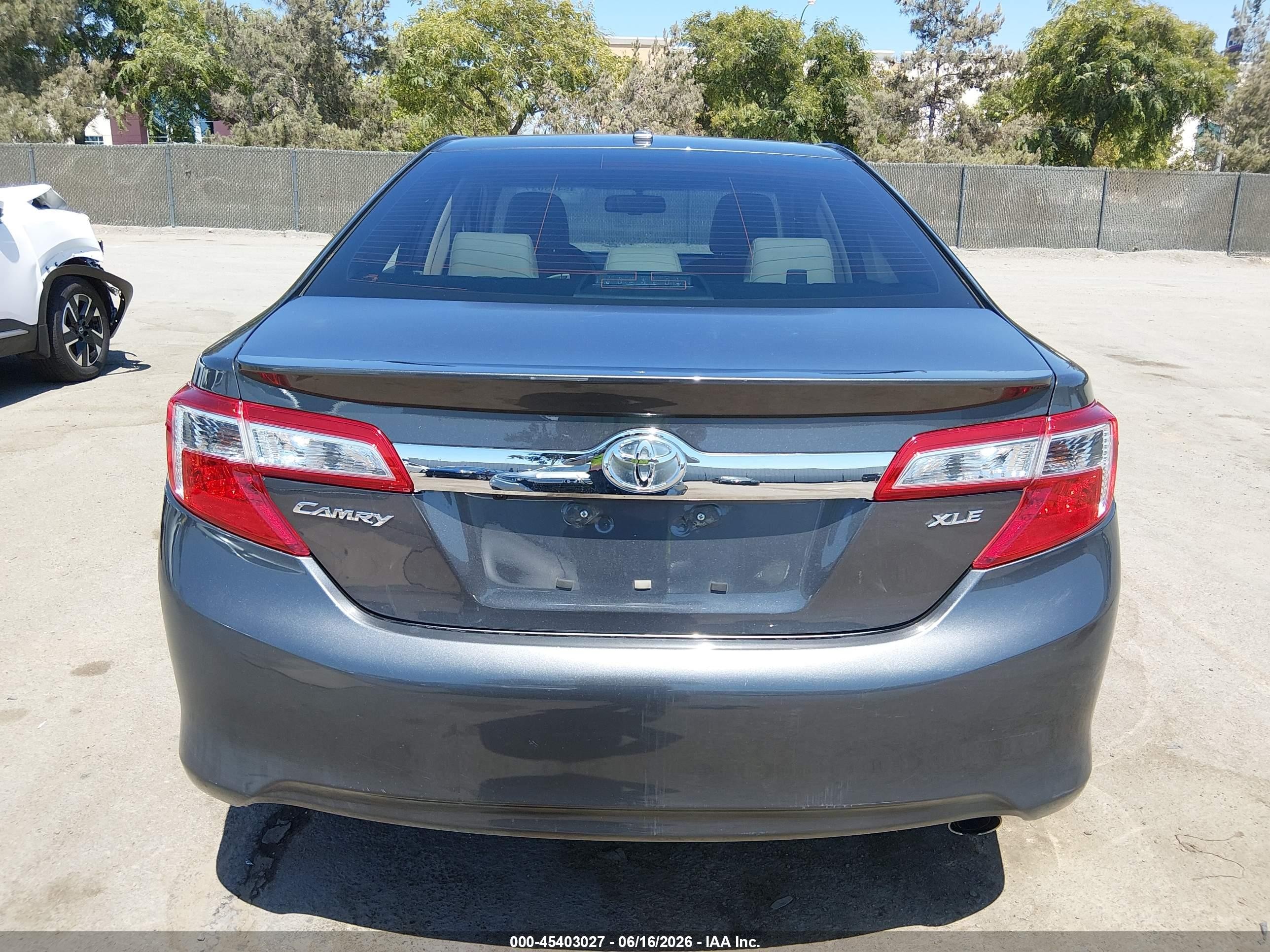 2014 Toyota Camry Xle Серый vin: 4T4BF1FK8ER362777