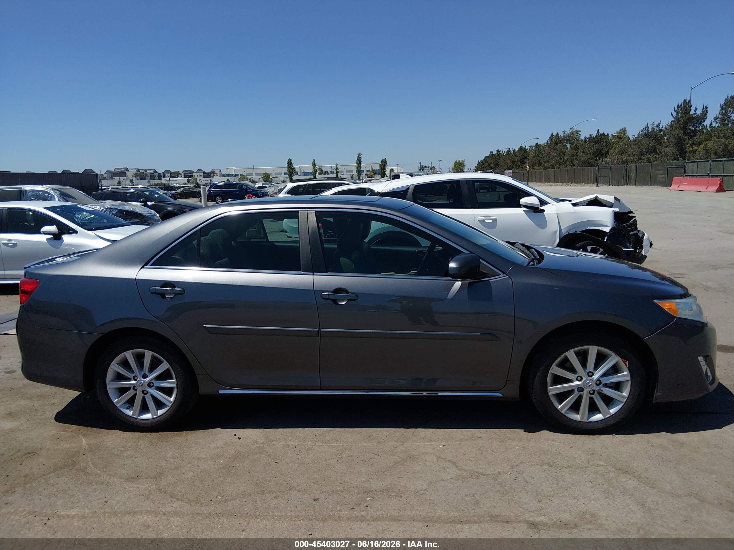 2014 Toyota Camry Xle Серый vin: 4T4BF1FK8ER362777