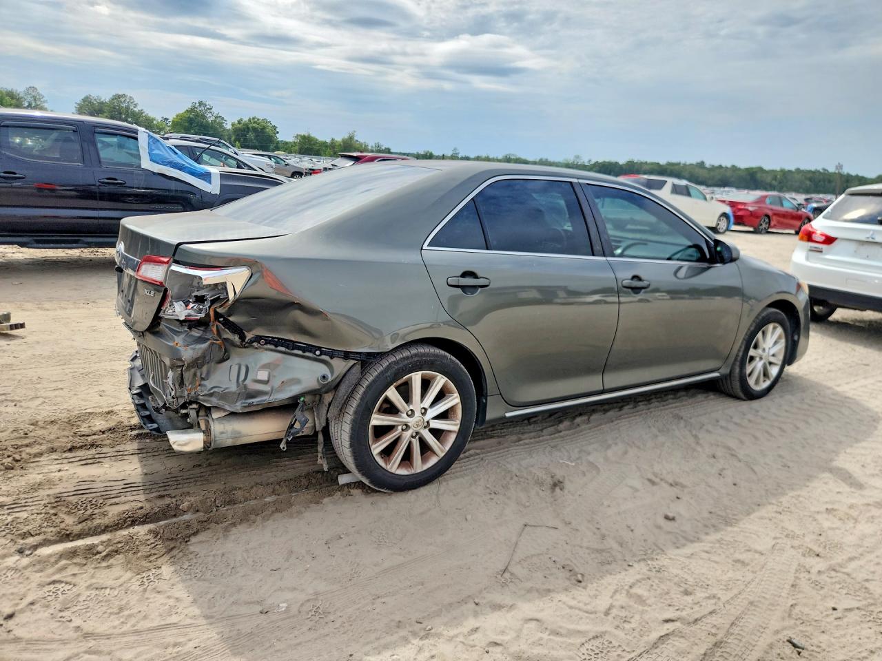 2014 Toyota Camry Xle Green vin: 4T4BF1FK8ER368501