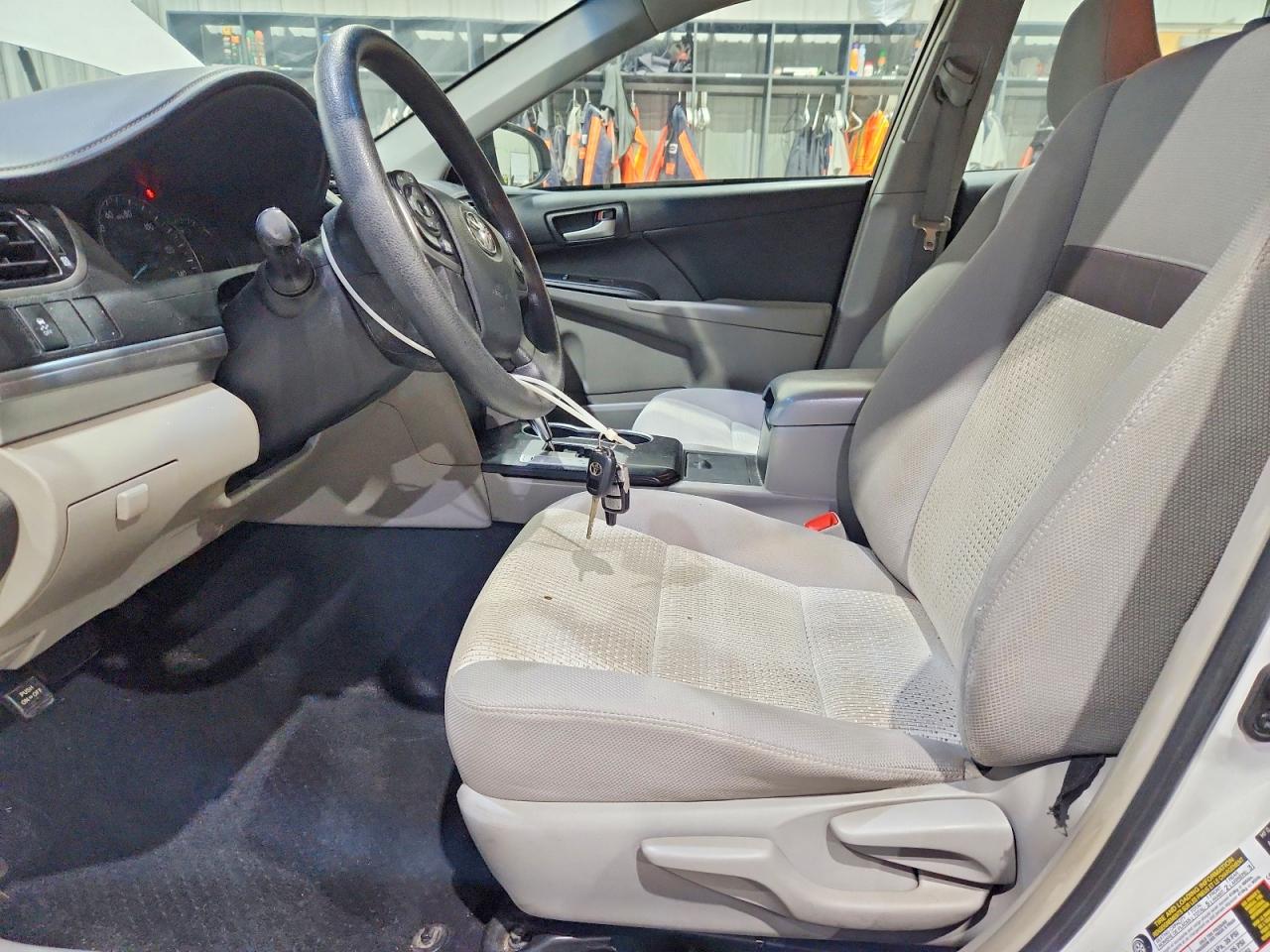2014 Toyota Camry Le White vin: 4T4BF1FK8ER368630