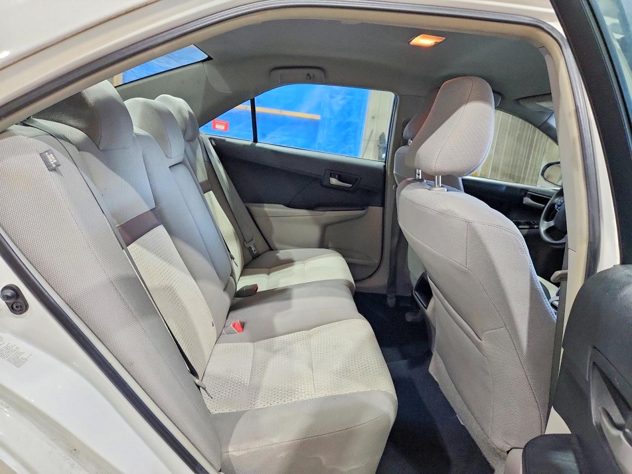 2014 Toyota Camry Le White vin: 4T4BF1FK8ER368630