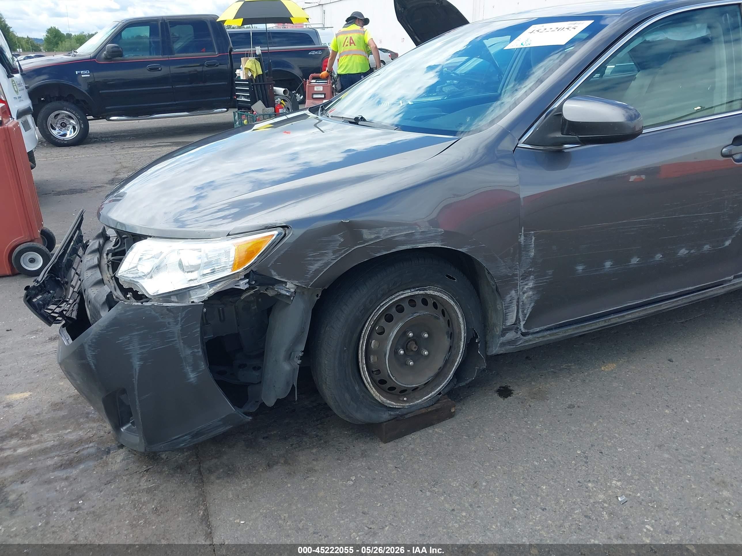 2014 Toyota Camry Le Gray vin: 4T4BF1FK8ER373679