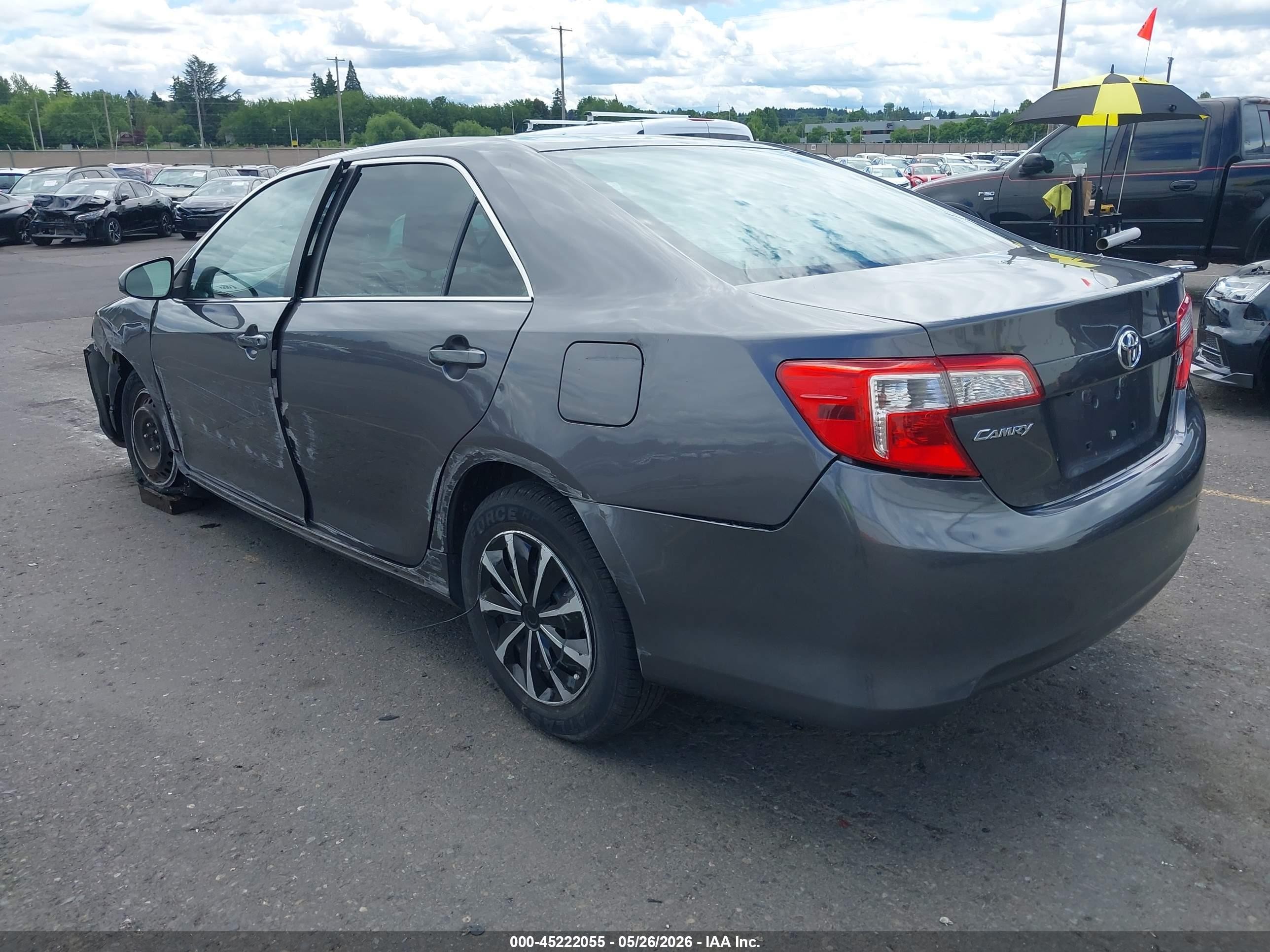 2014 Toyota Camry Le Gray vin: 4T4BF1FK8ER373679