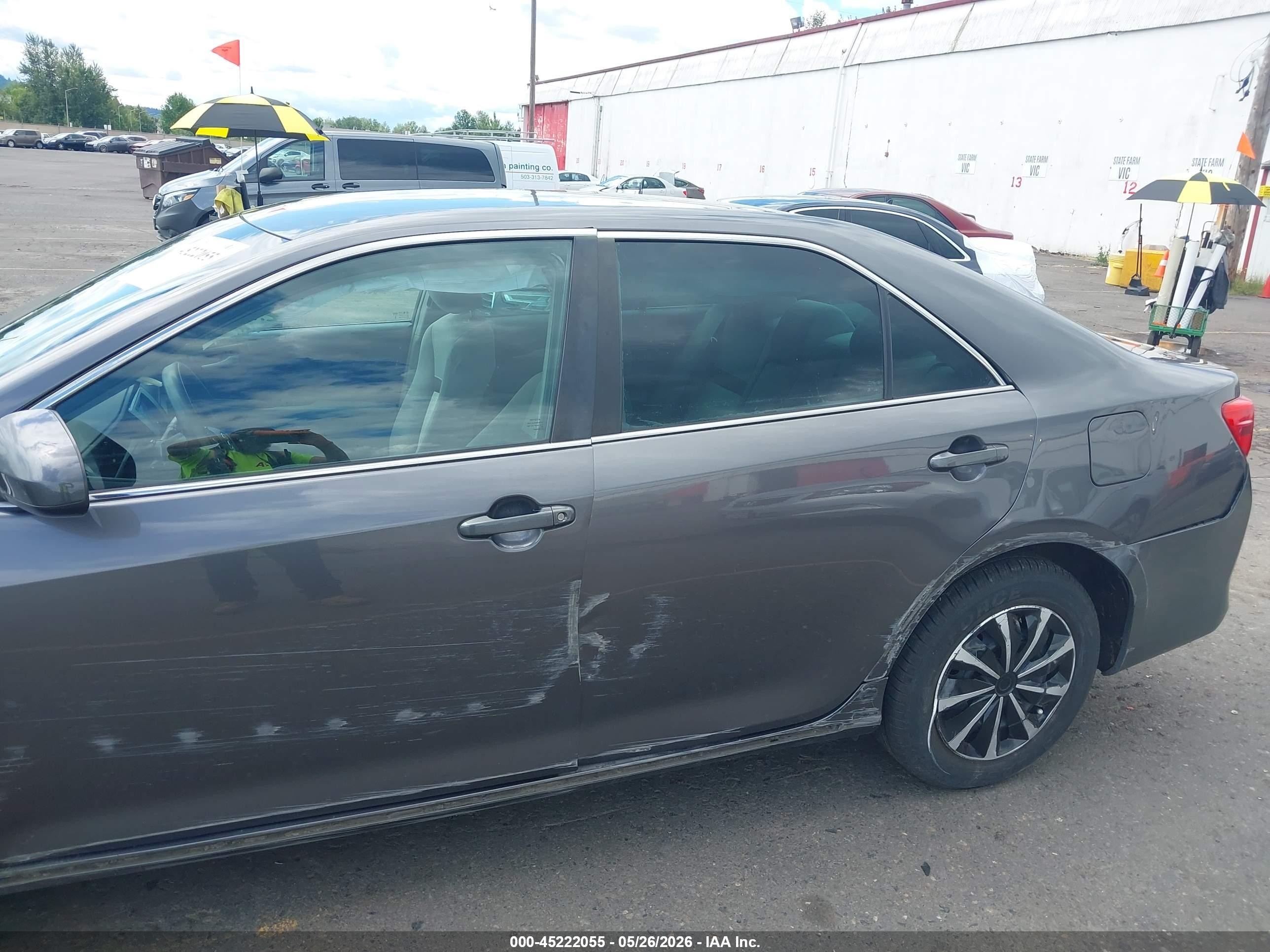 2014 Toyota Camry Le Gray vin: 4T4BF1FK8ER373679