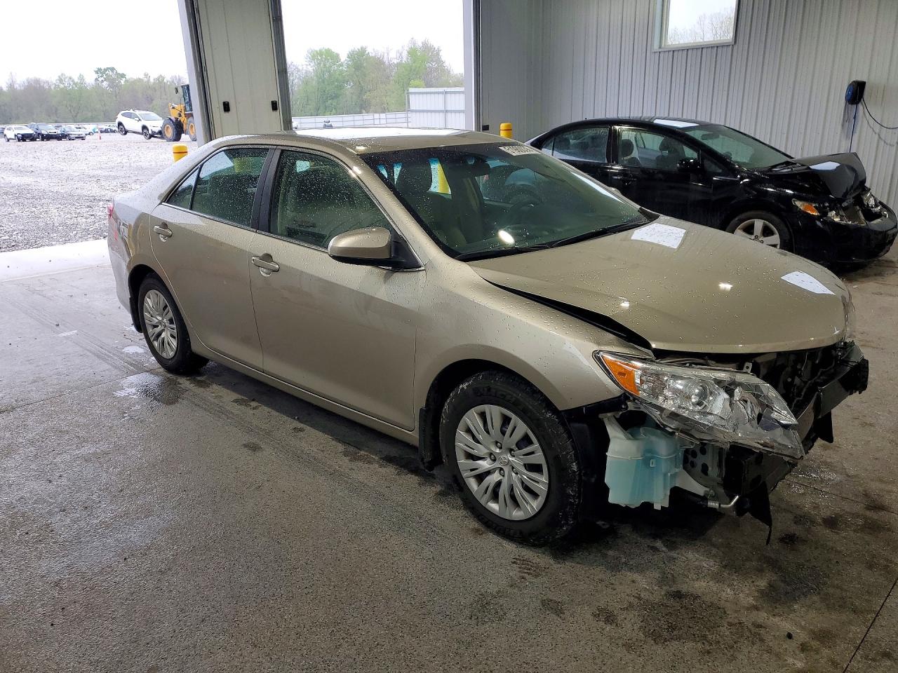 2014 Toyota Camry L Tan vin: 4T4BF1FK8ER373987