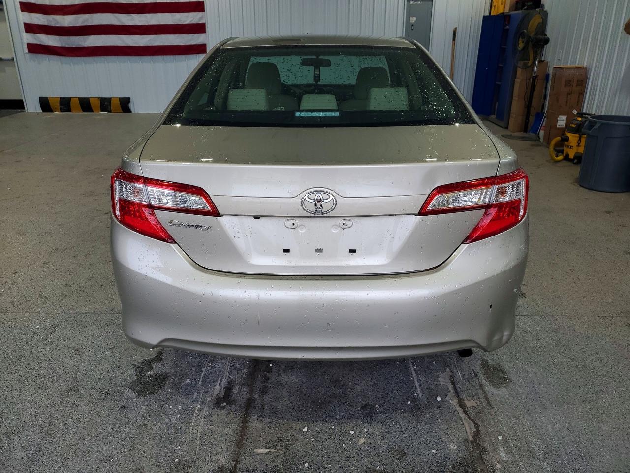 2014 Toyota Camry L Tan vin: 4T4BF1FK8ER373987
