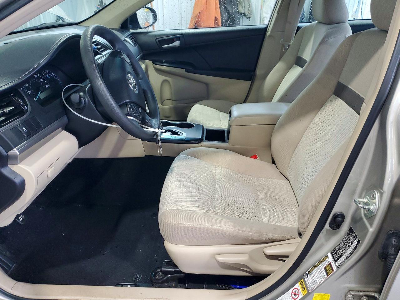 2014 Toyota Camry L Tan vin: 4T4BF1FK8ER373987