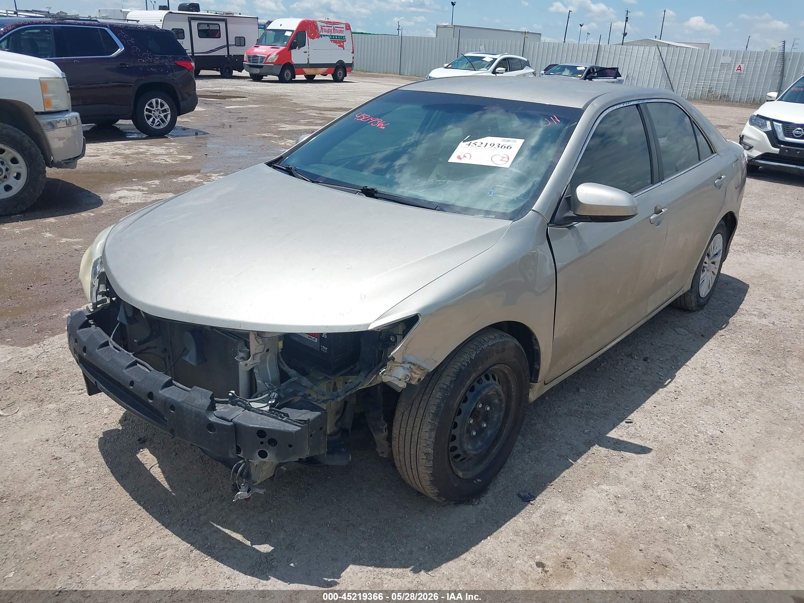 2014 Toyota Camry Le Gold vin: 4T4BF1FK8ER374783