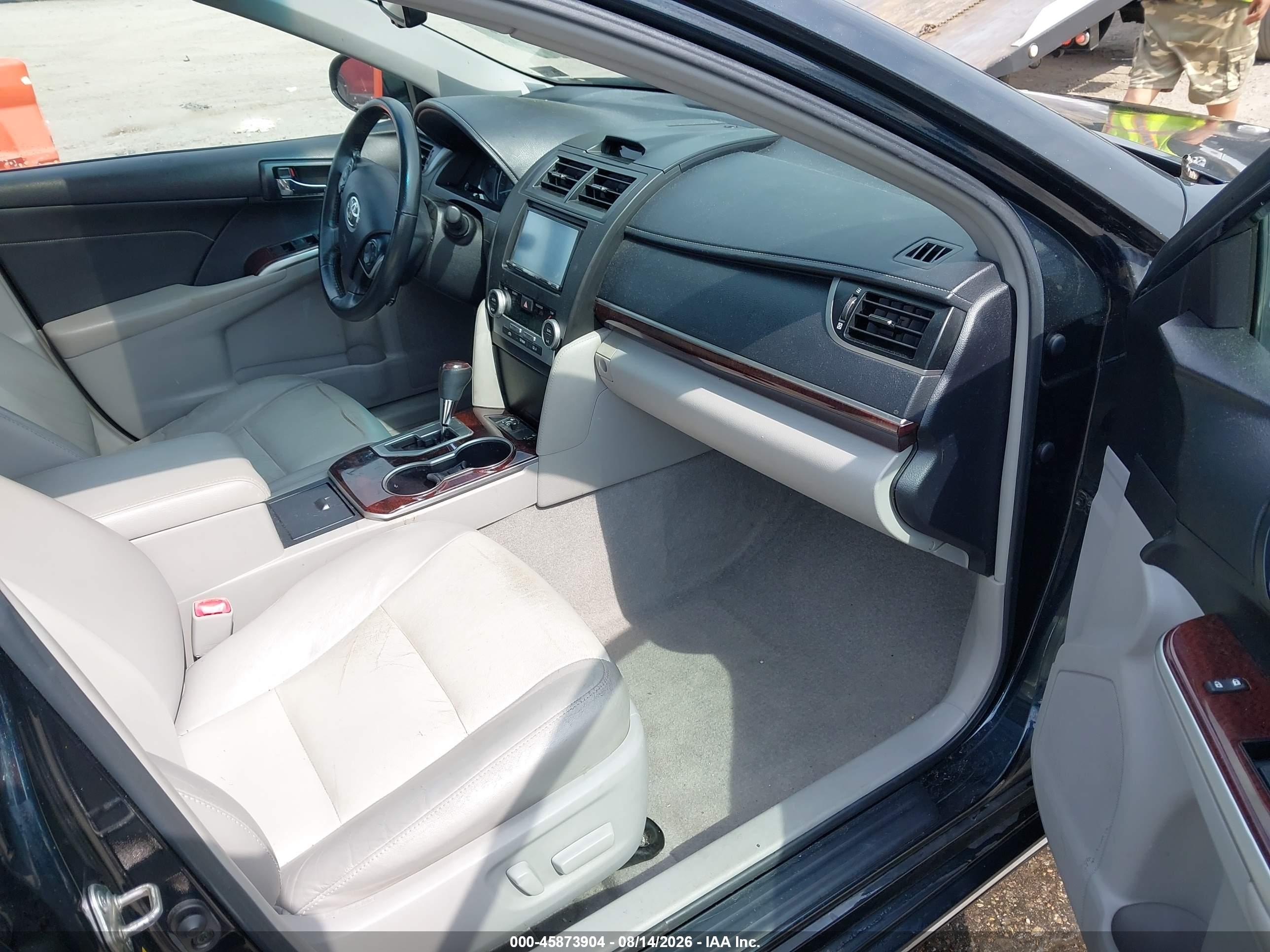 2014 Toyota Camry Xle Blue vin: 4T4BF1FK8ER378378