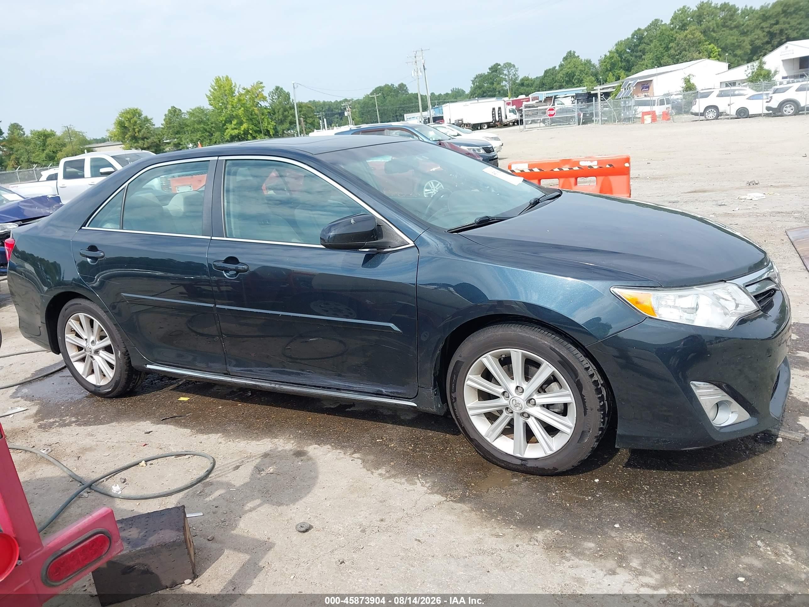 2014 Toyota Camry Xle Blue vin: 4T4BF1FK8ER378378