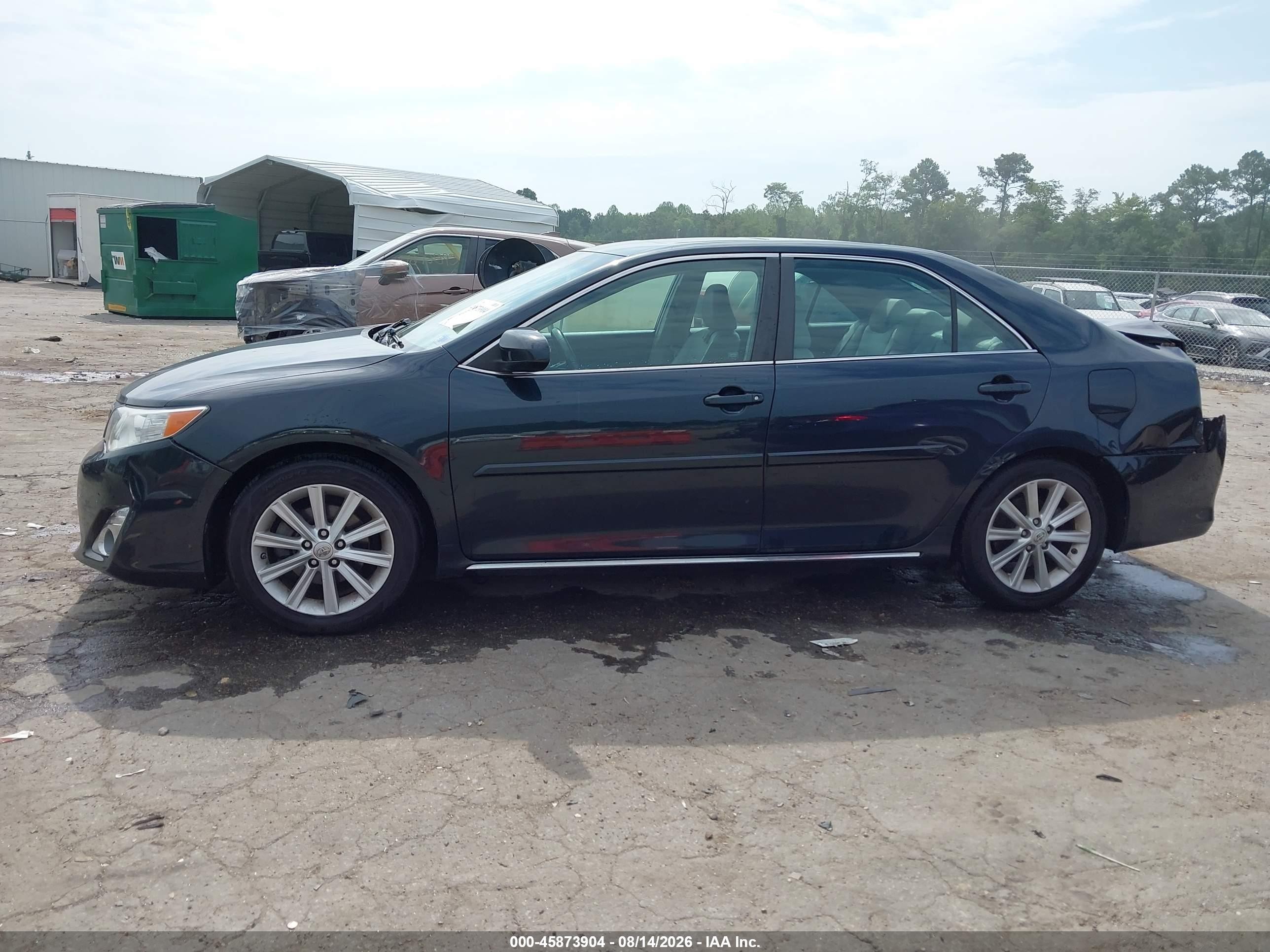 2014 Toyota Camry Xle Blue vin: 4T4BF1FK8ER378378