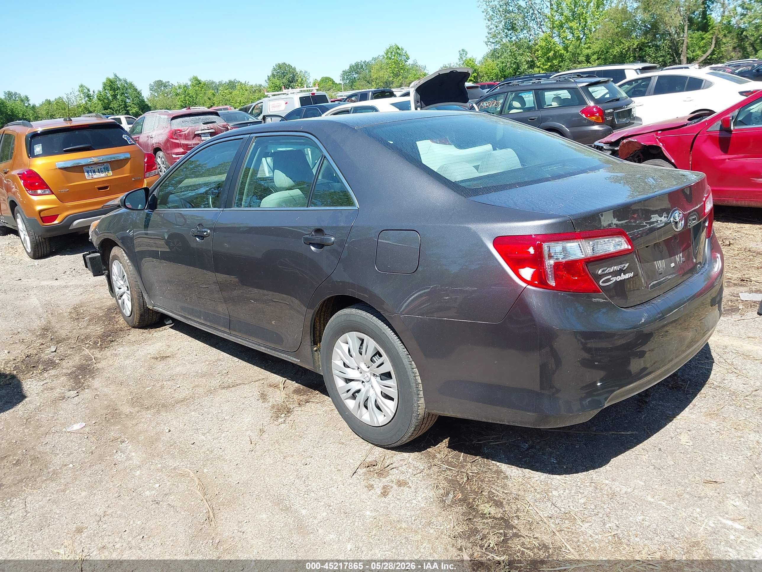 2014 Toyota Camry Le Gray vin: 4T4BF1FK8ER382835