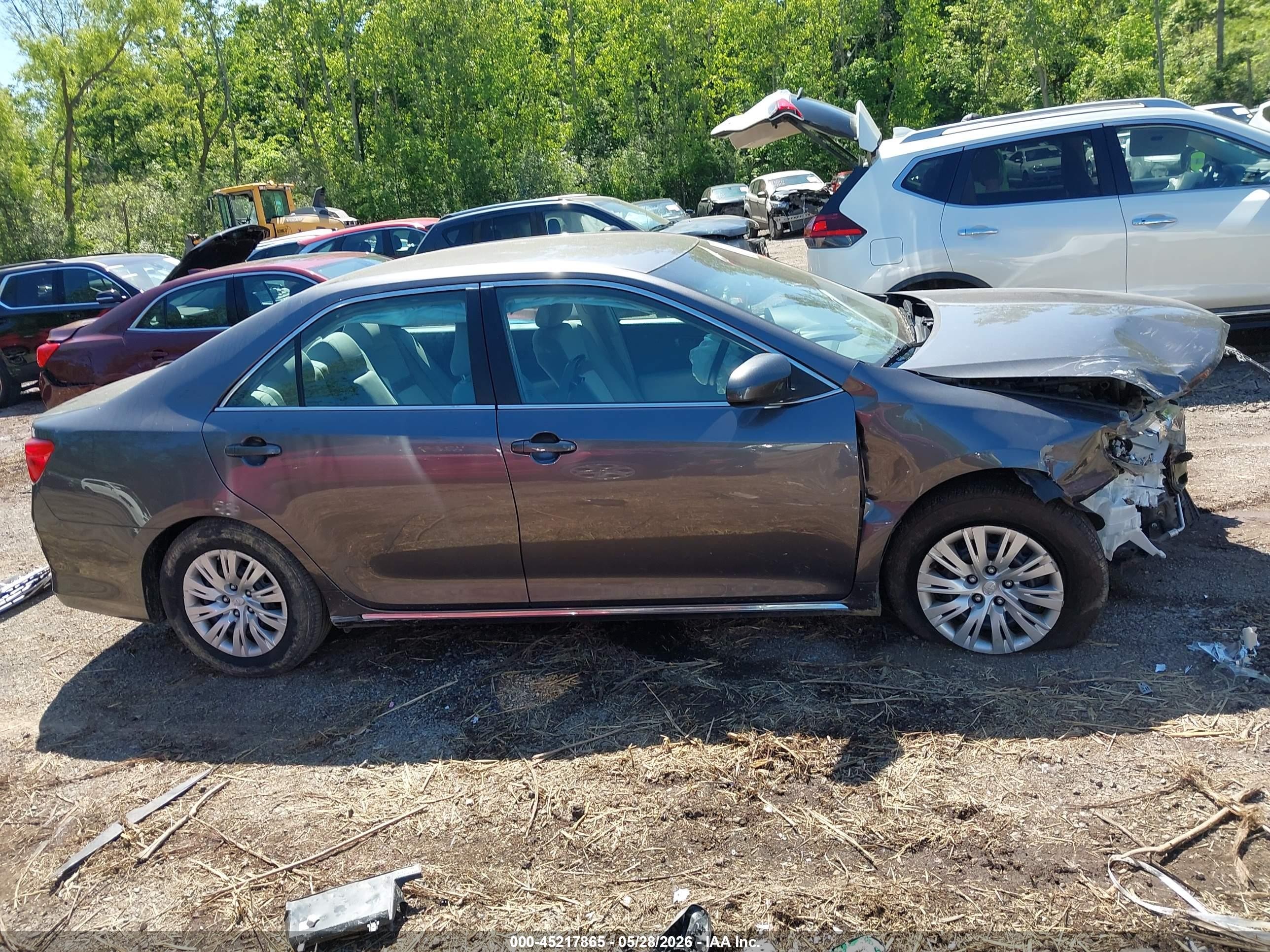 2014 Toyota Camry Le Gray vin: 4T4BF1FK8ER382835