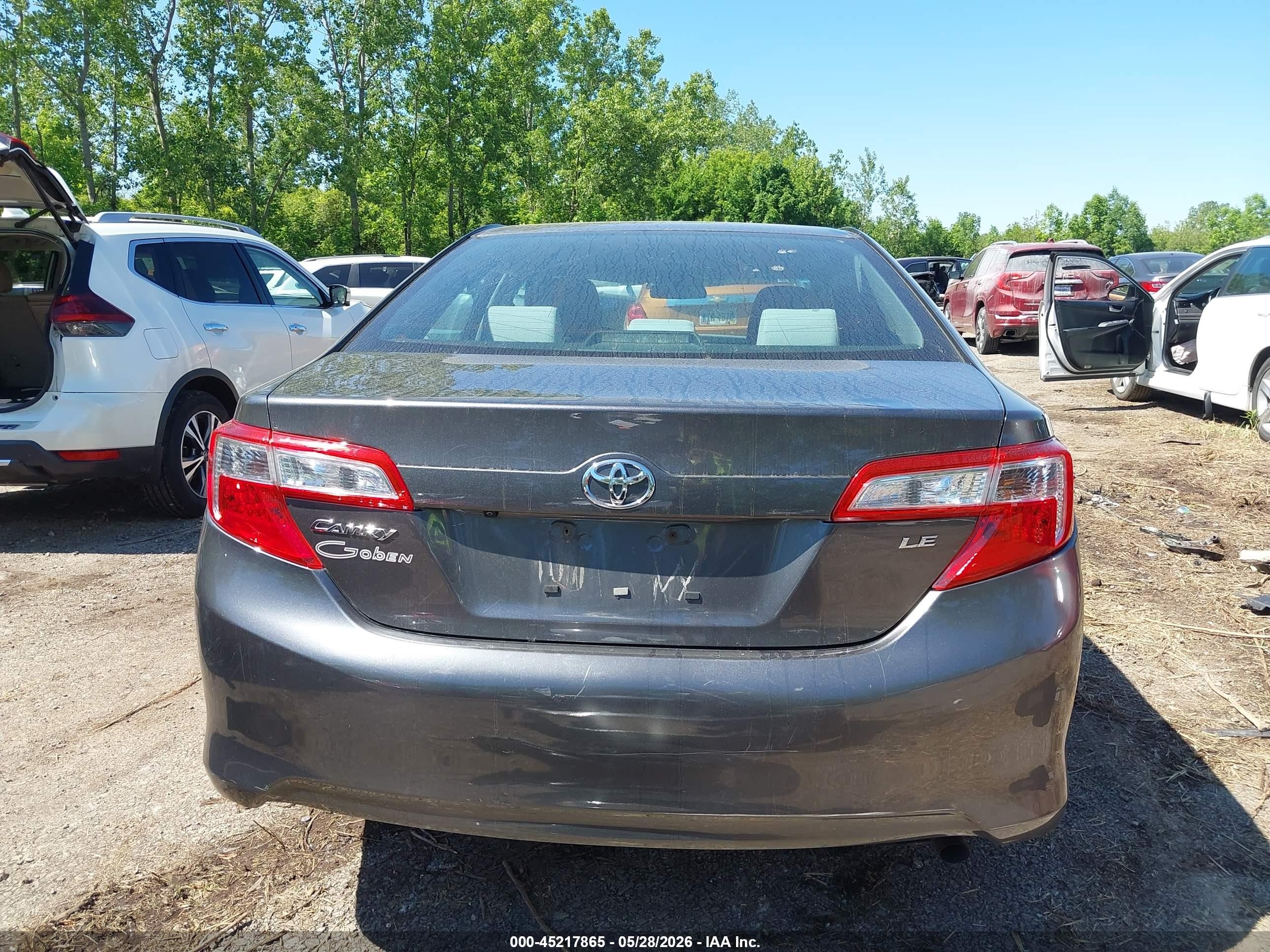 2014 Toyota Camry Le Gray vin: 4T4BF1FK8ER382835