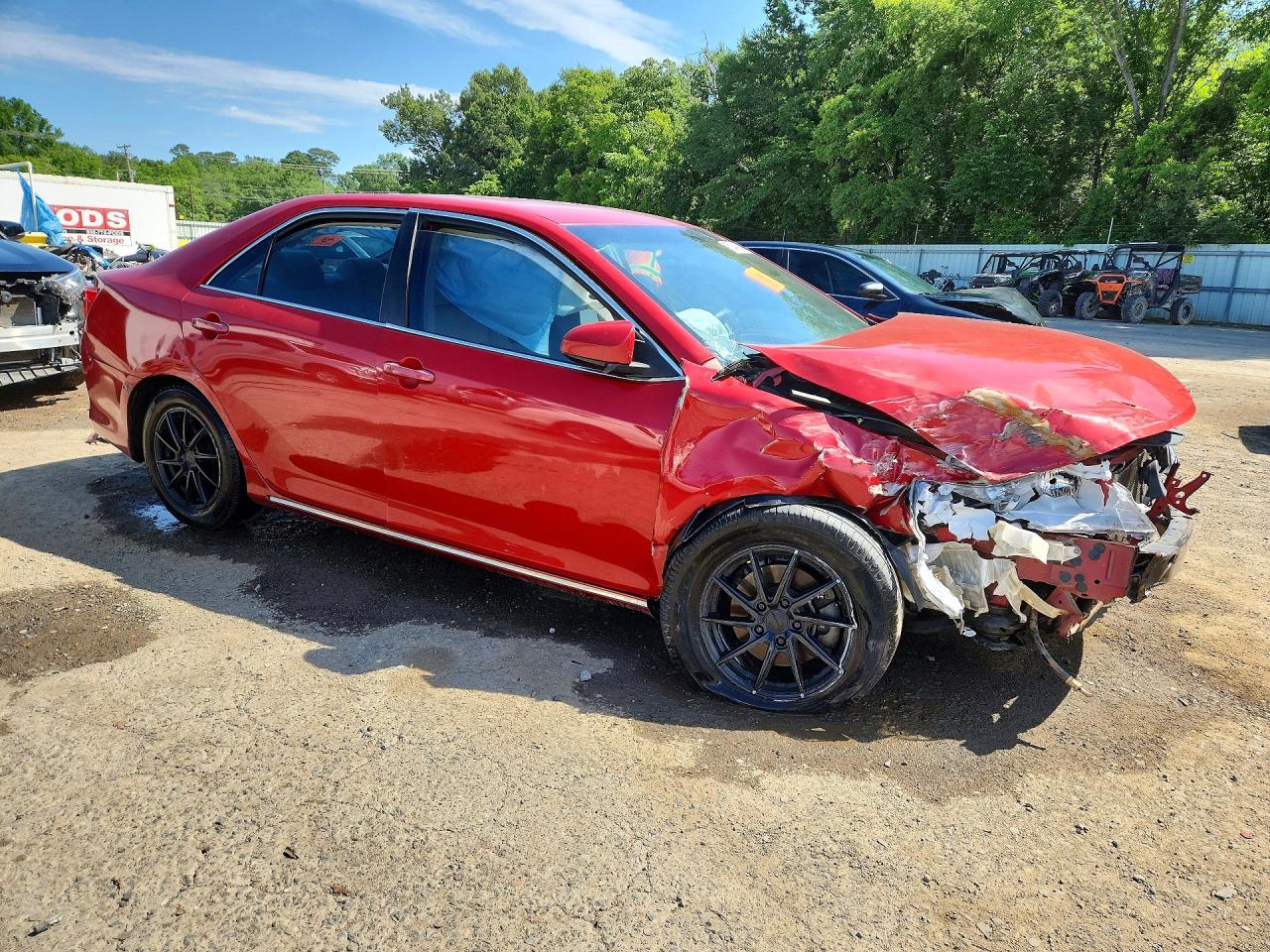 2014 Toyota Camry Le Red vin: 4T4BF1FK8ER383449