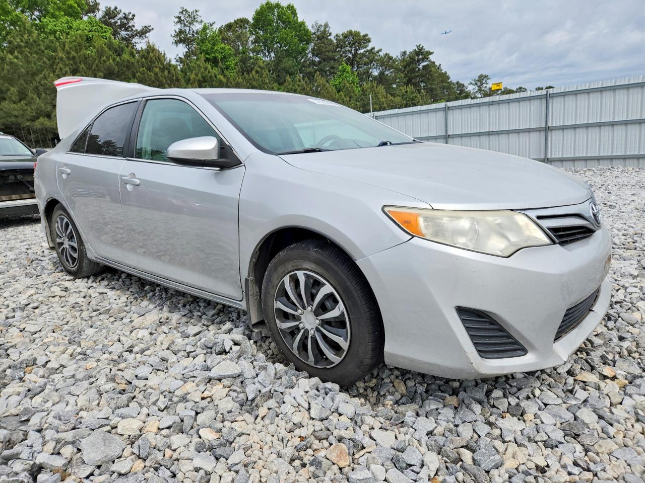 2014 Toyota Camry Le Silver vin: 4T4BF1FK8ER384813