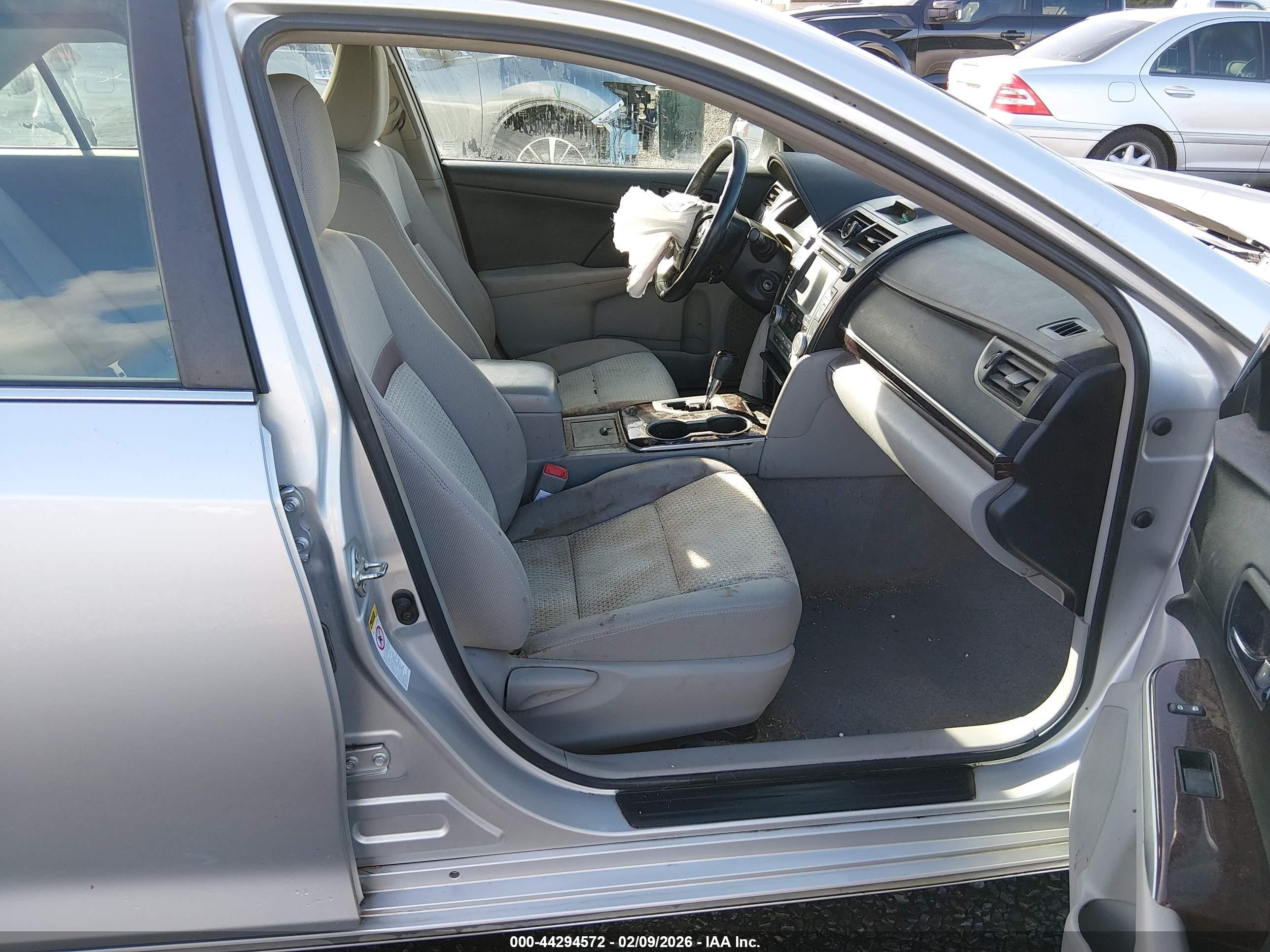 2014 Toyota Camry Xle Silver vin: 4T4BF1FK8ER387145