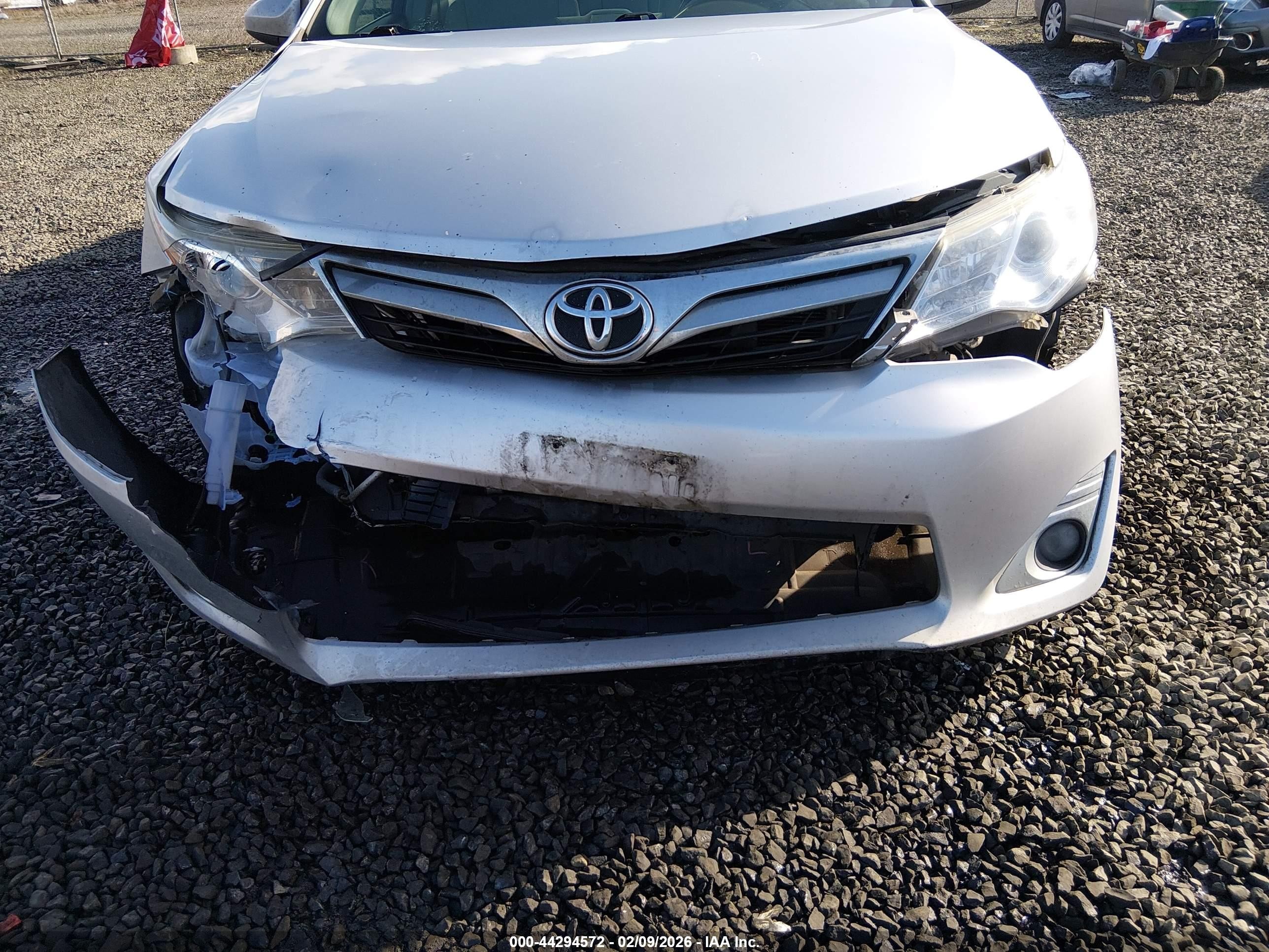 2014 Toyota Camry Xle Silver vin: 4T4BF1FK8ER387145
