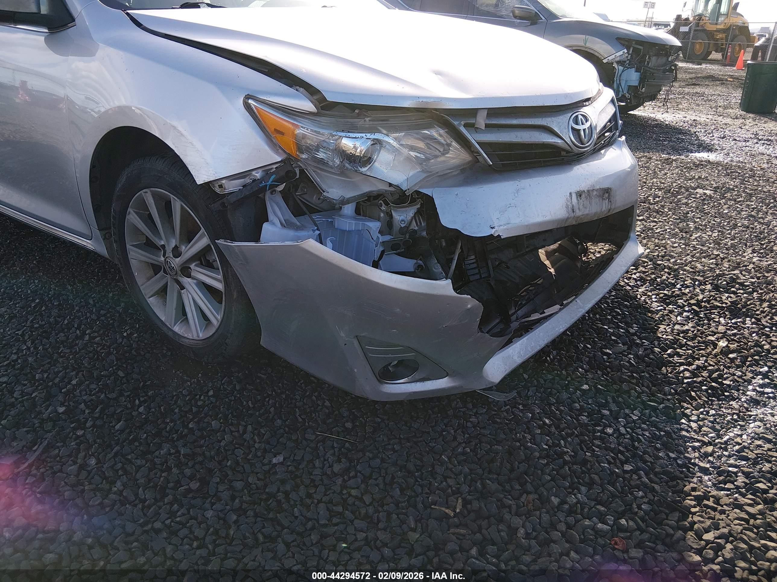 2014 Toyota Camry Xle Silver vin: 4T4BF1FK8ER387145