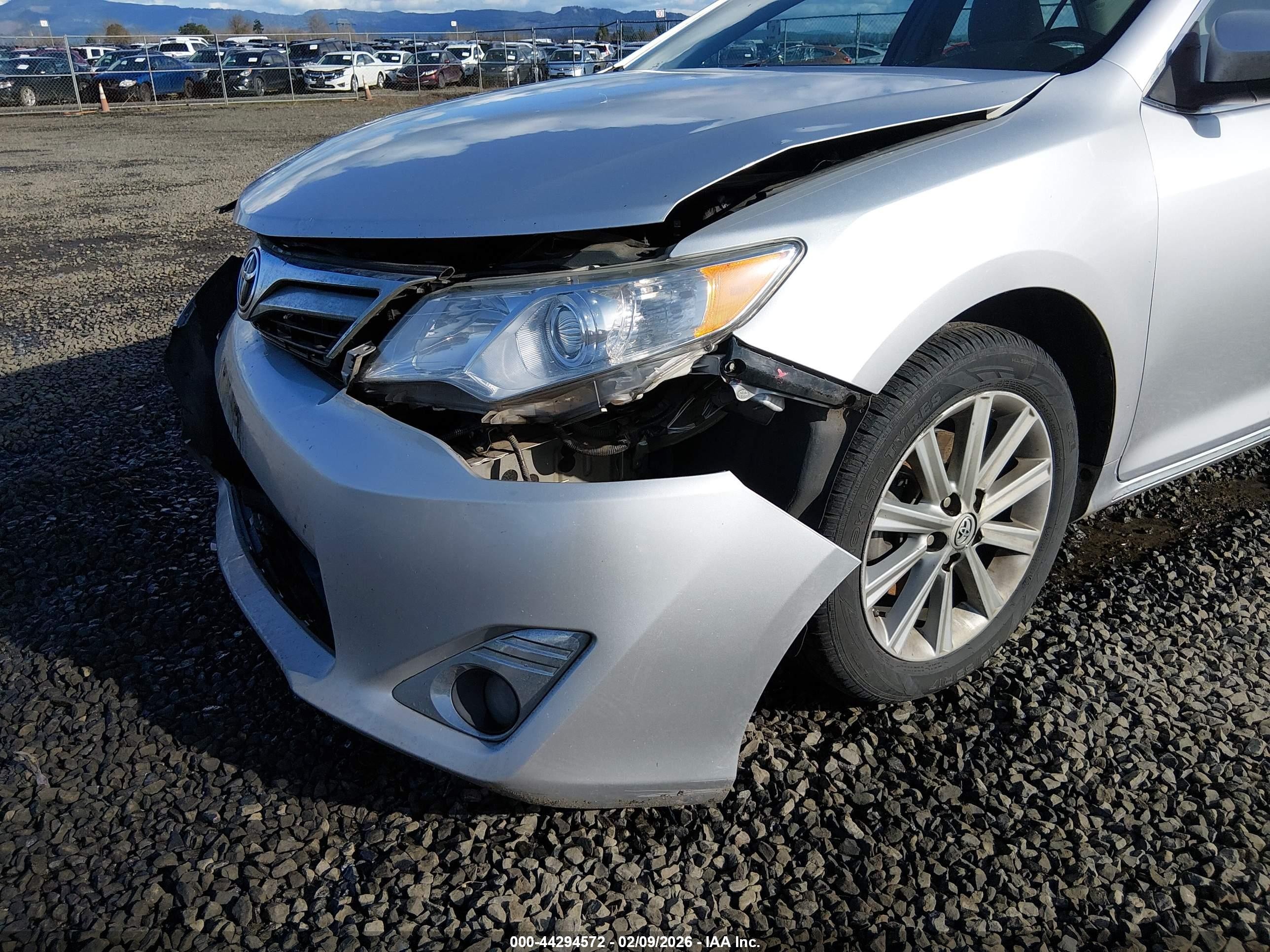2014 Toyota Camry Xle Silver vin: 4T4BF1FK8ER387145