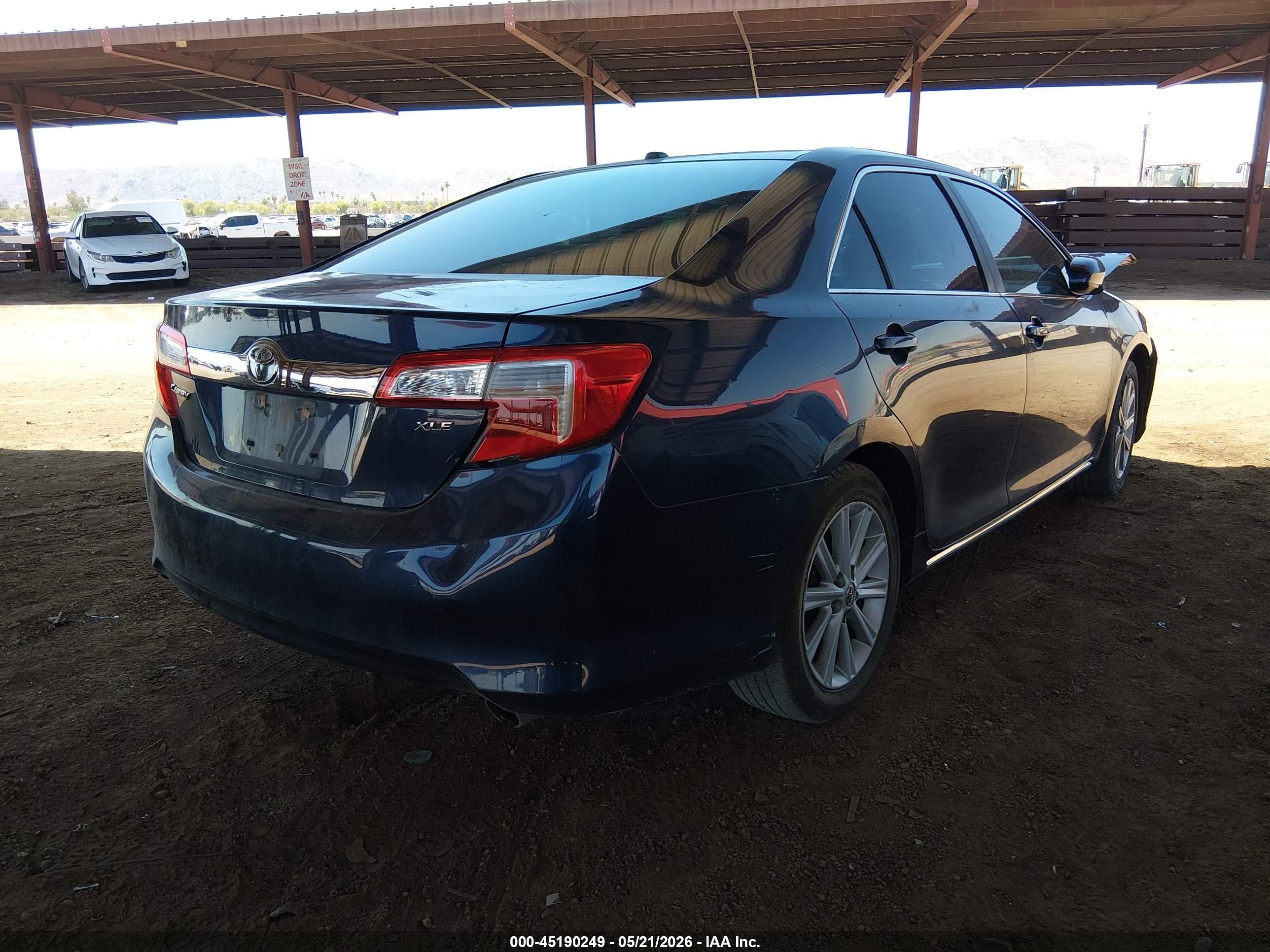 2014 Toyota Camry Xle Blue vin: 4T4BF1FK8ER390028
