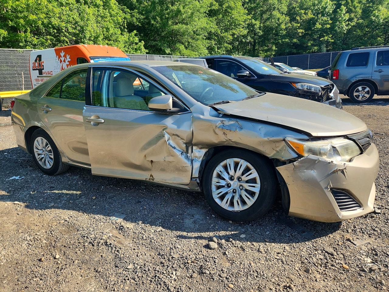 2014 Toyota Camry Le Beige vin: 4T4BF1FK8ER390255