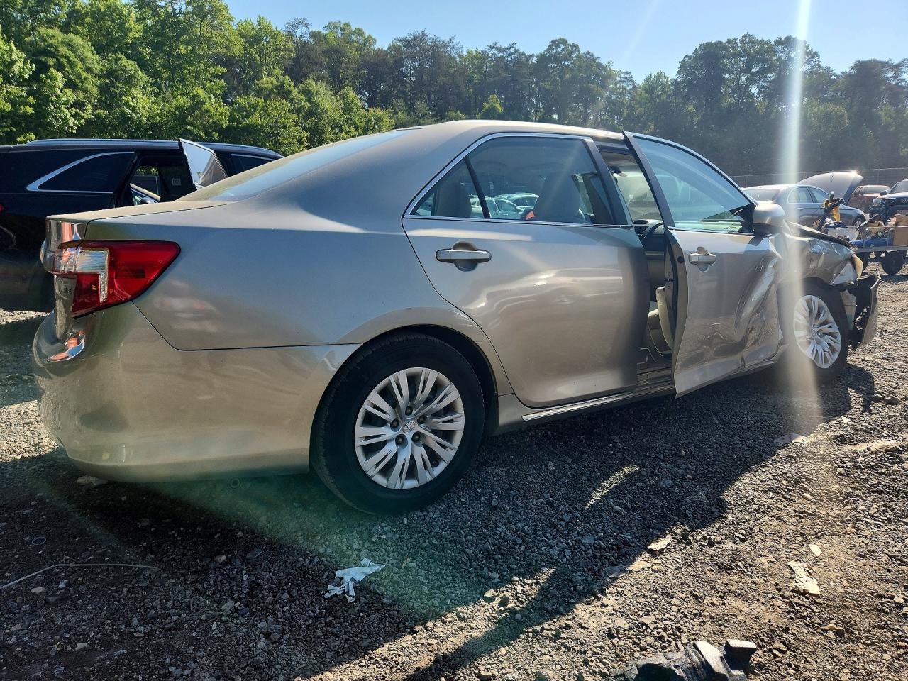 2014 Toyota Camry Le Beige vin: 4T4BF1FK8ER390255