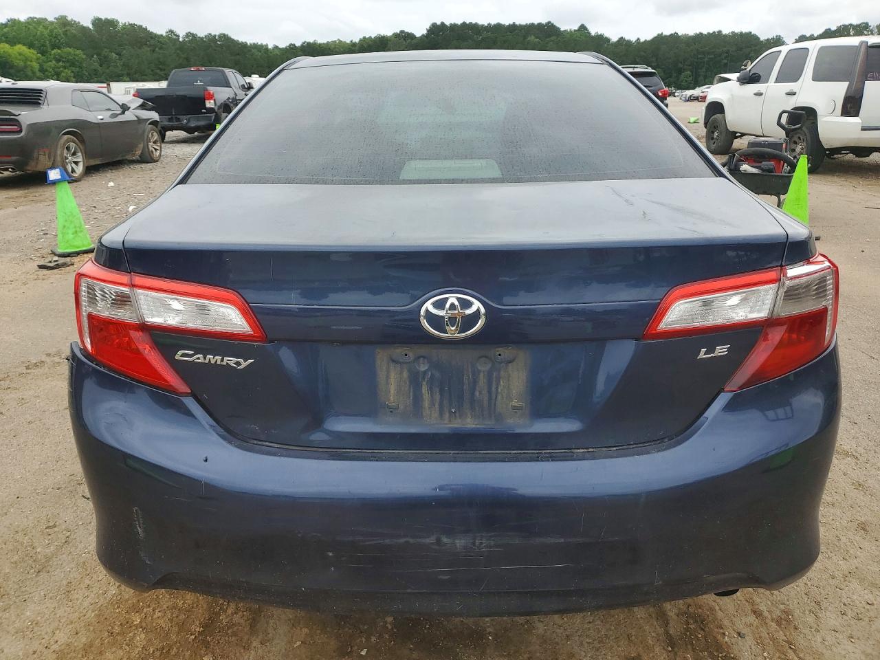 2014 Toyota Camry Le Blue vin: 4T4BF1FK8ER391163