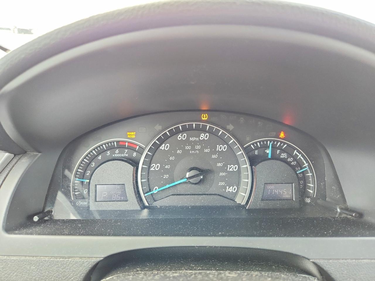 2014 Toyota Camry Le Серебряный vin: 4T4BF1FK8ER393429