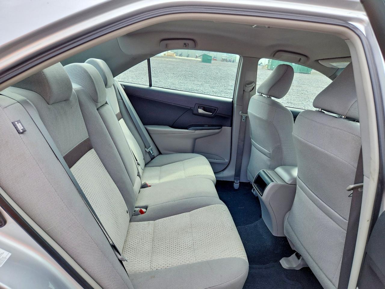 2014 Toyota Camry Le Серебряный vin: 4T4BF1FK8ER393429