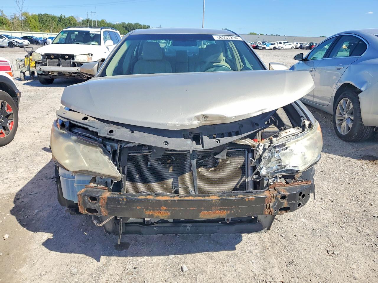 2014 Toyota Camry Le Tan vin: 4T4BF1FK8ER397819