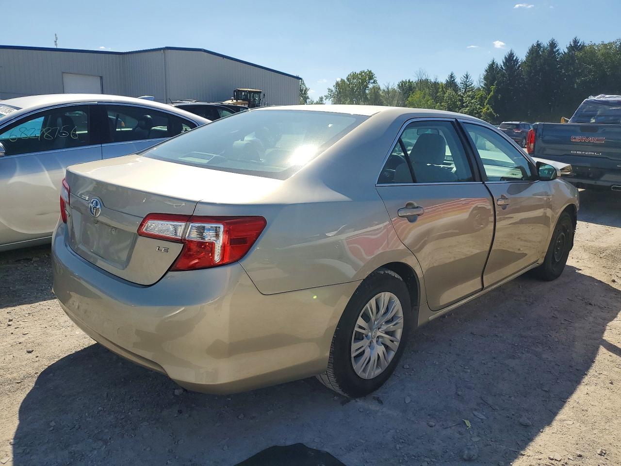 2014 Toyota Camry Le Tan vin: 4T4BF1FK8ER397819