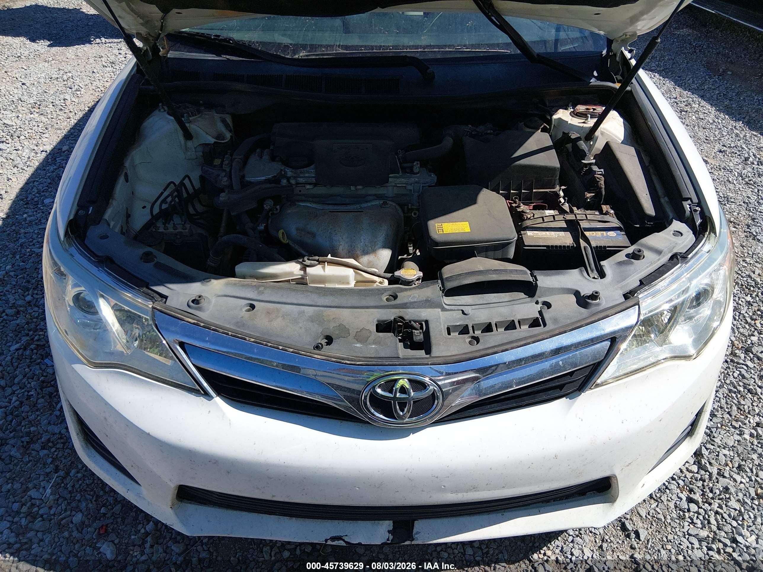 2014 Toyota Camry Le White vin: 4T4BF1FK8ER403134
