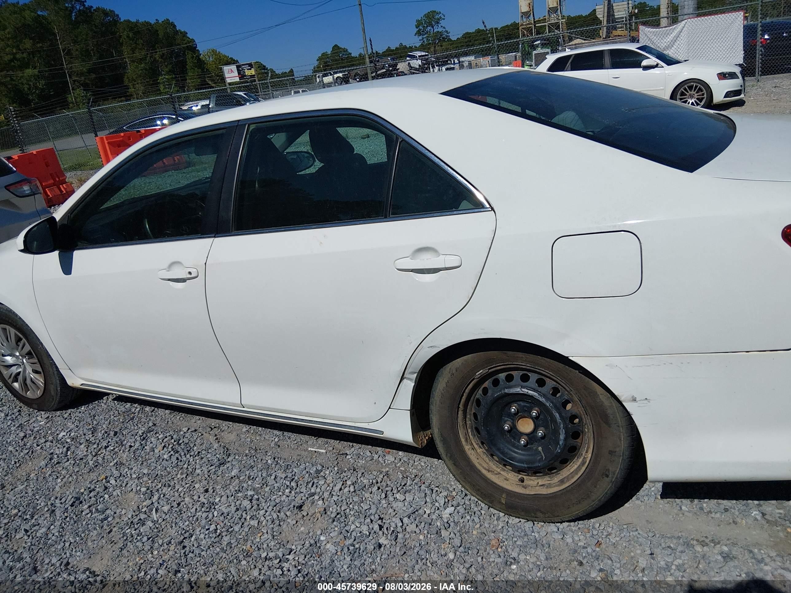2014 Toyota Camry Le White vin: 4T4BF1FK8ER403134