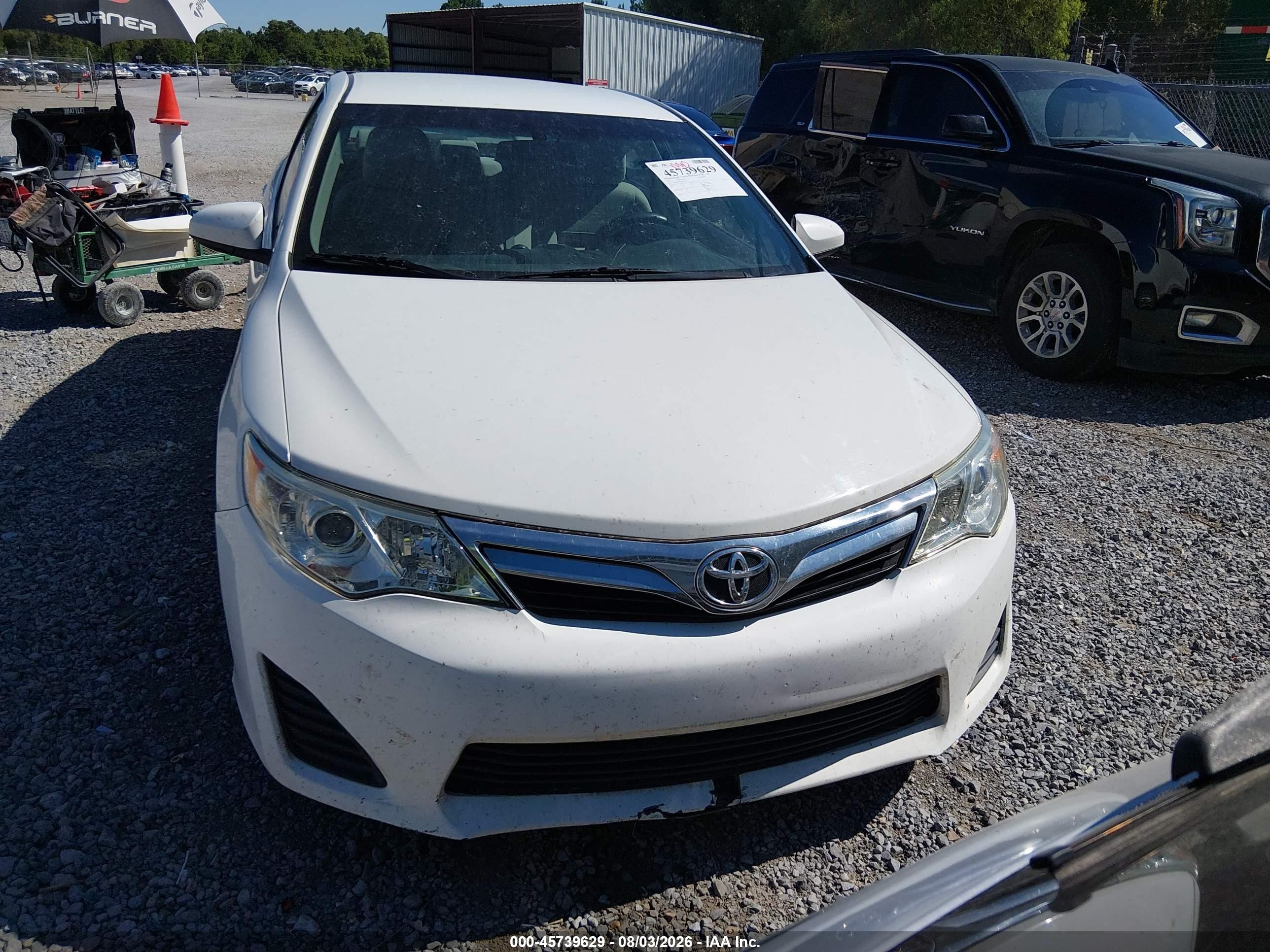 2014 Toyota Camry Le White vin: 4T4BF1FK8ER403134