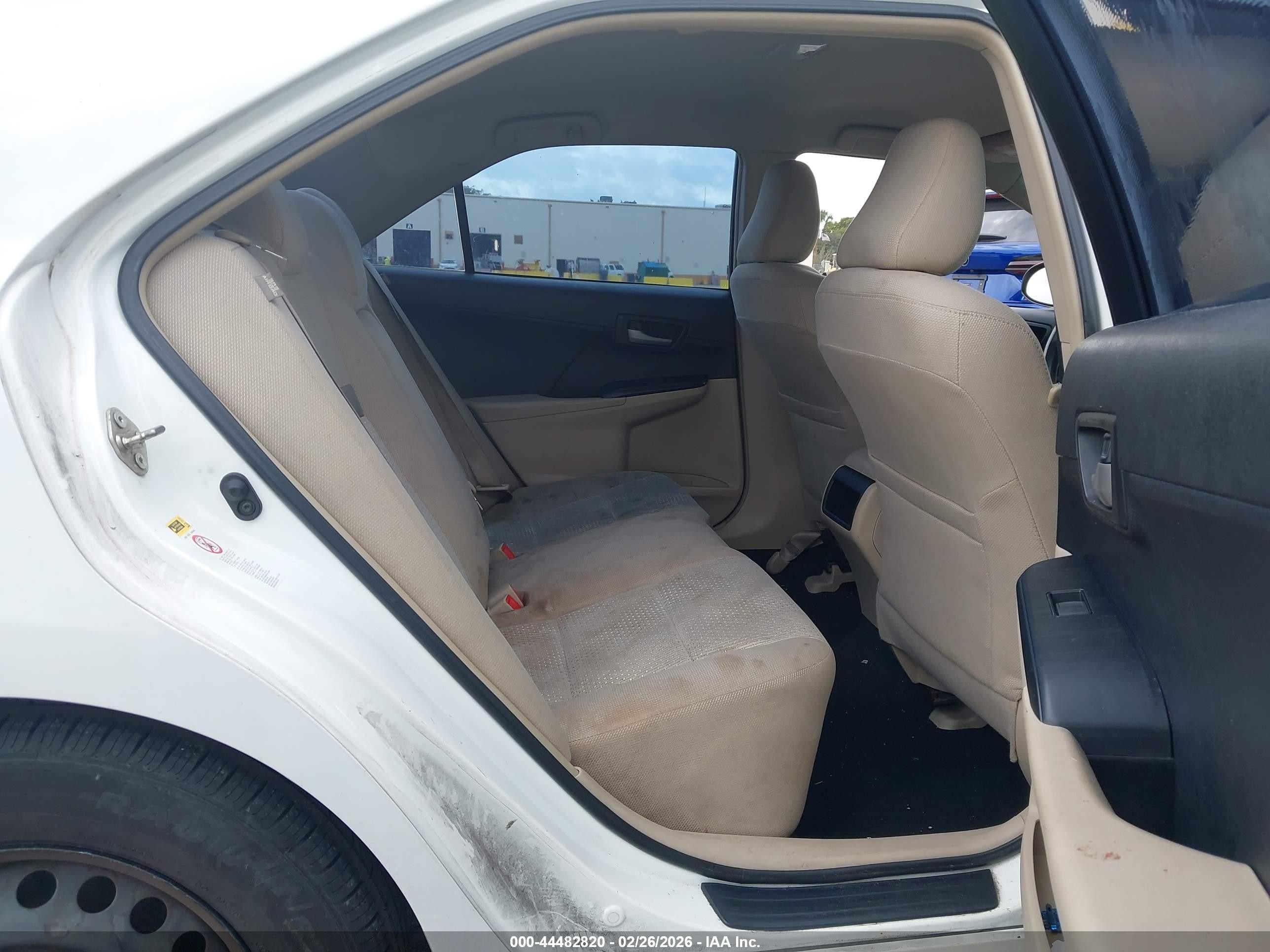 2014 Toyota Camry Le White vin: 4T4BF1FK8ER414196