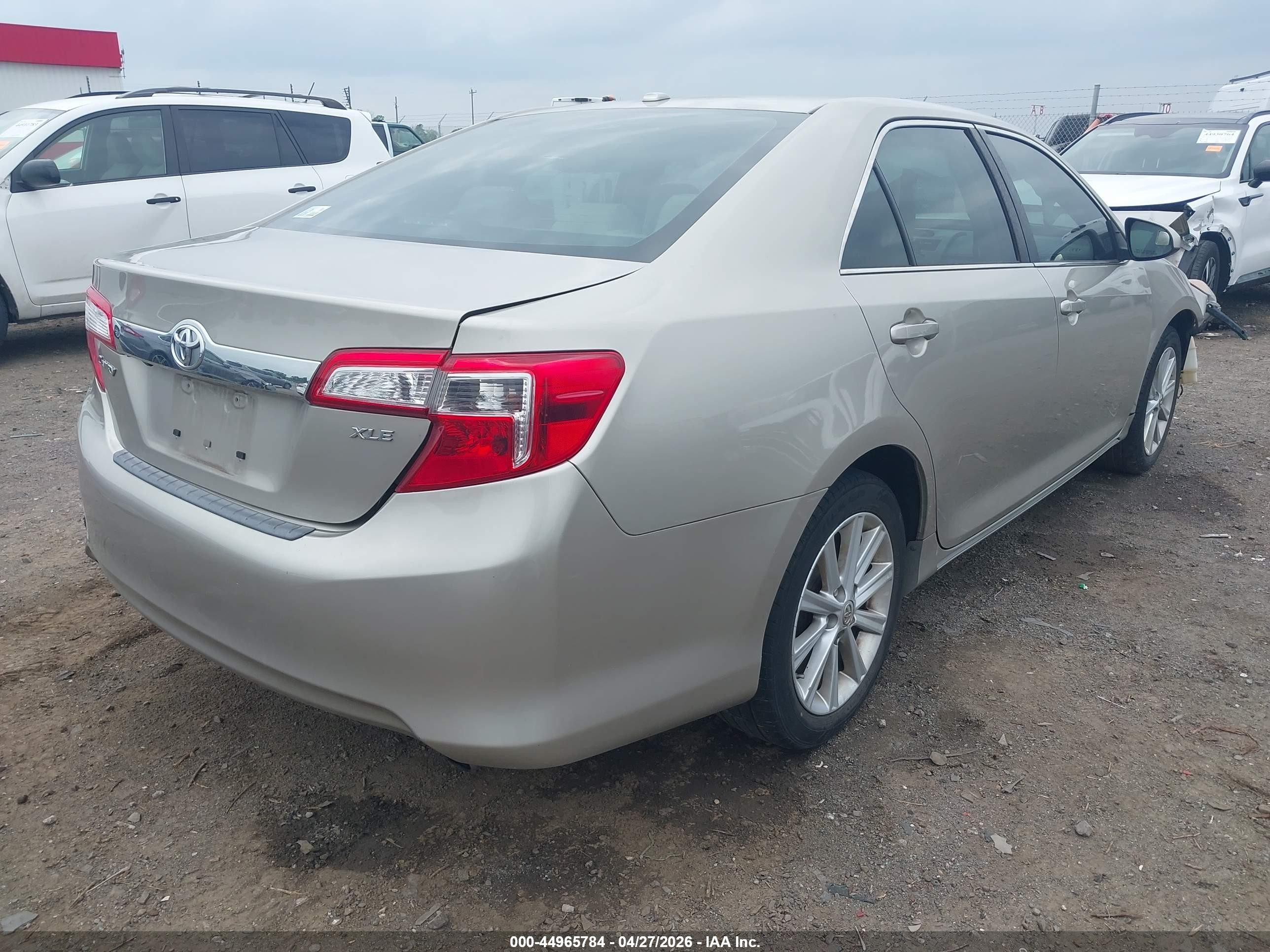2014 Toyota Camry Xle Золотой vin: 4T4BF1FK8ER420385