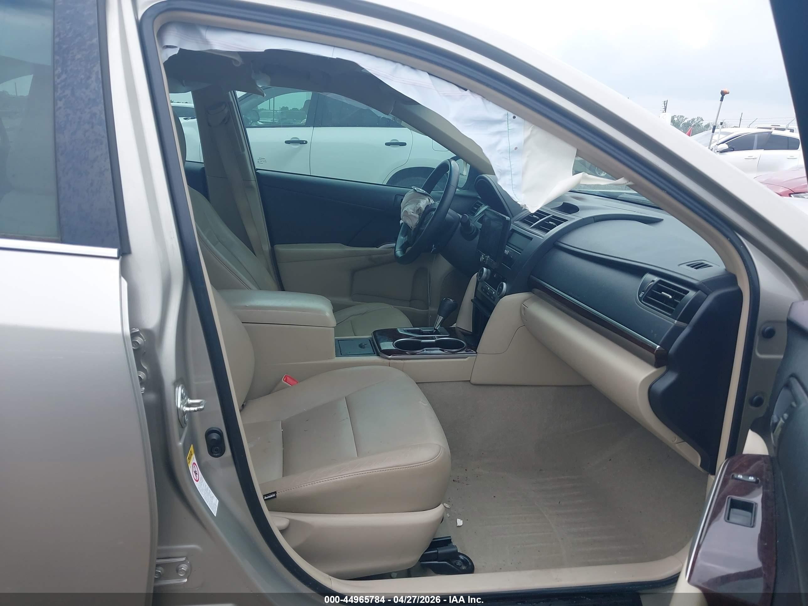 2014 Toyota Camry Xle Золотой vin: 4T4BF1FK8ER420385