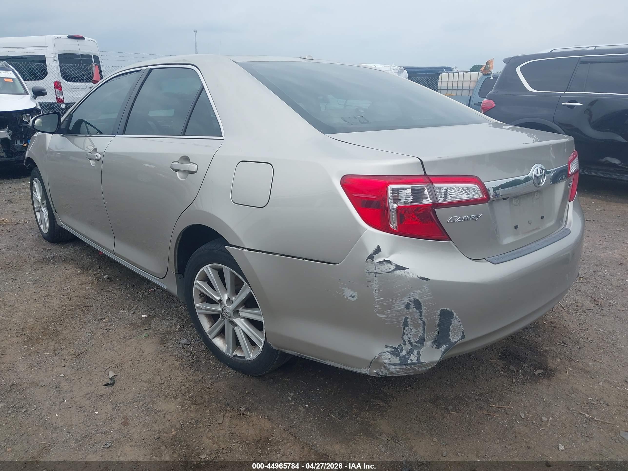2014 Toyota Camry Xle Золотой vin: 4T4BF1FK8ER420385