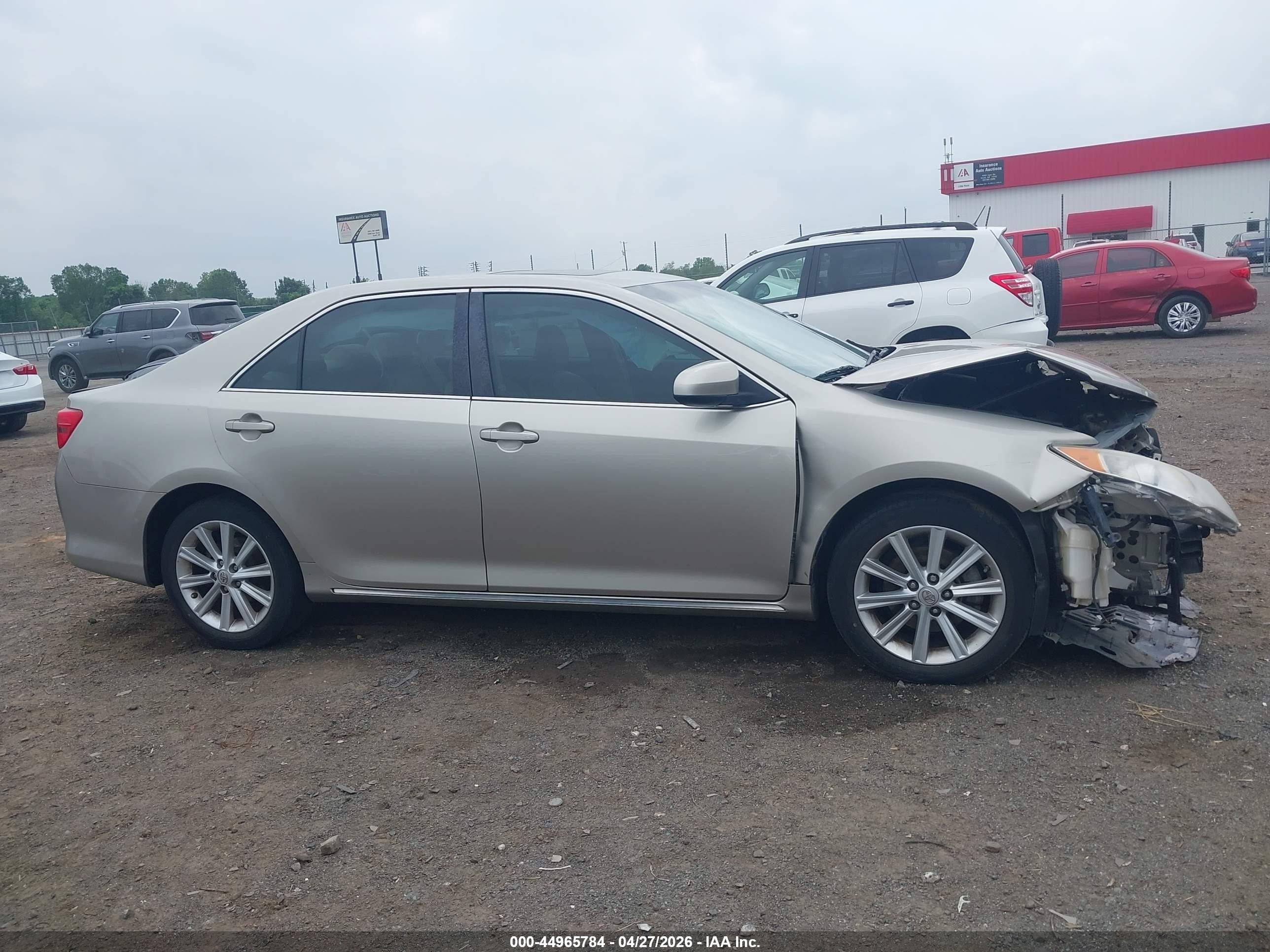 2014 Toyota Camry Xle Золотой vin: 4T4BF1FK8ER420385